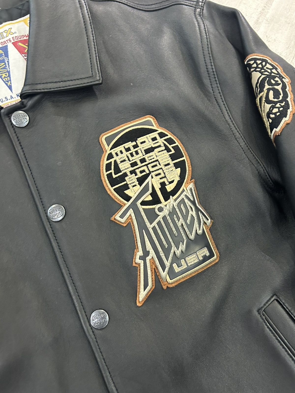 Avirex Avirex Twin Dragon Leather Bomber Jacket Size US L / EU 52-54 / 3 - 3 Thumbnail