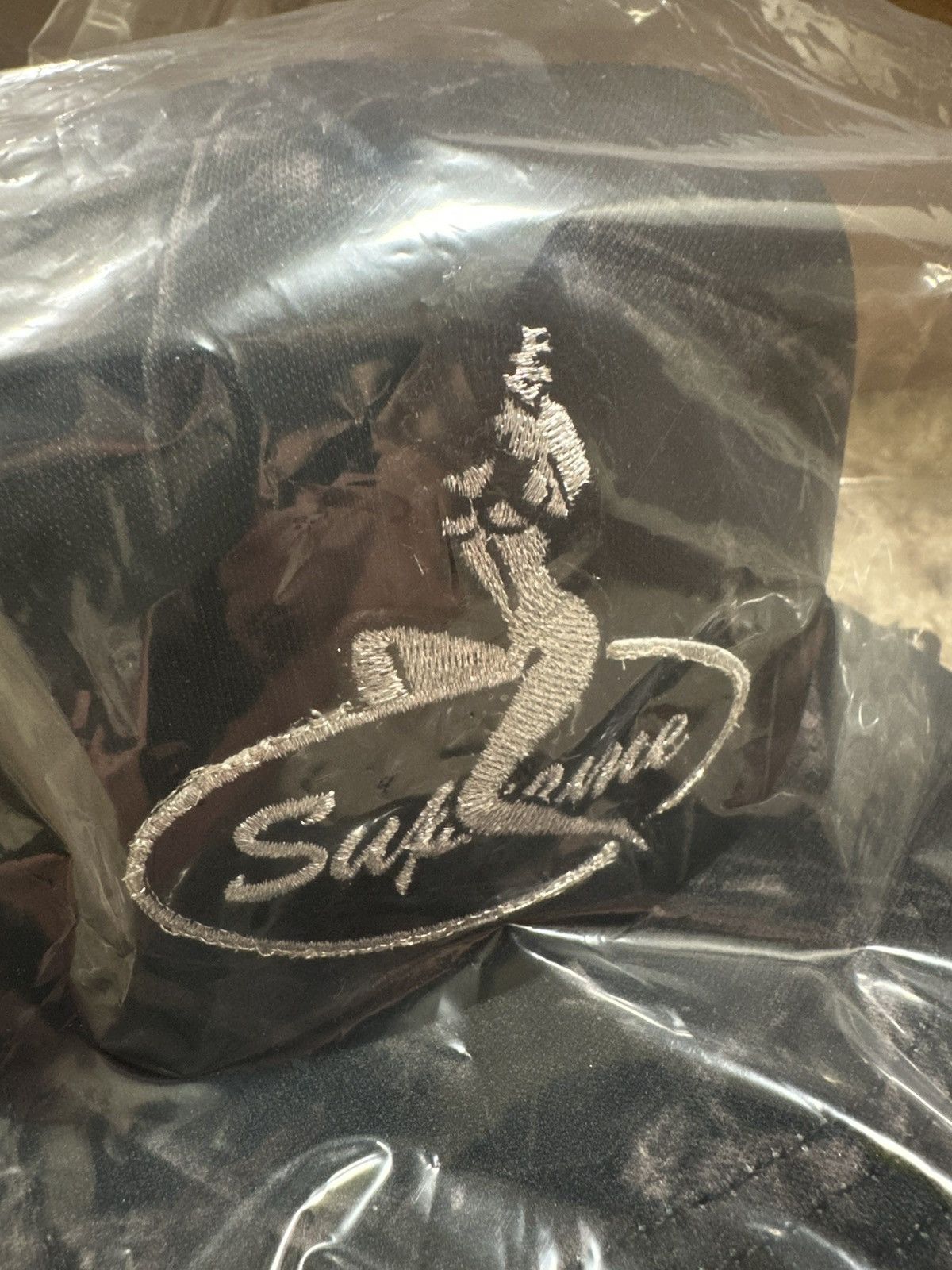 Supreme SUPREME METAL CHINO GIRL MESHBACK 5 PANEL HTC BLACK CAMO DS Size ONE SIZE - 2 Thumbnail