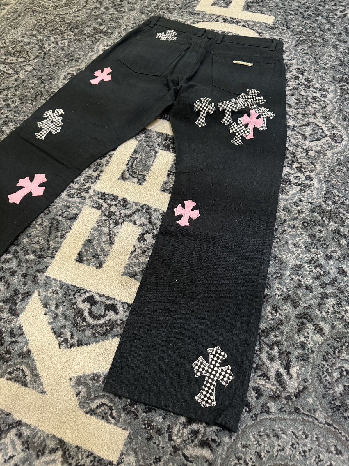 Chrome Hearts CHROME HEARTS PINK/CHECKERED KNEE CROSS PATCH DENIM SIZE 34 Size US 34 / EU 50 - 3 Thumbnail