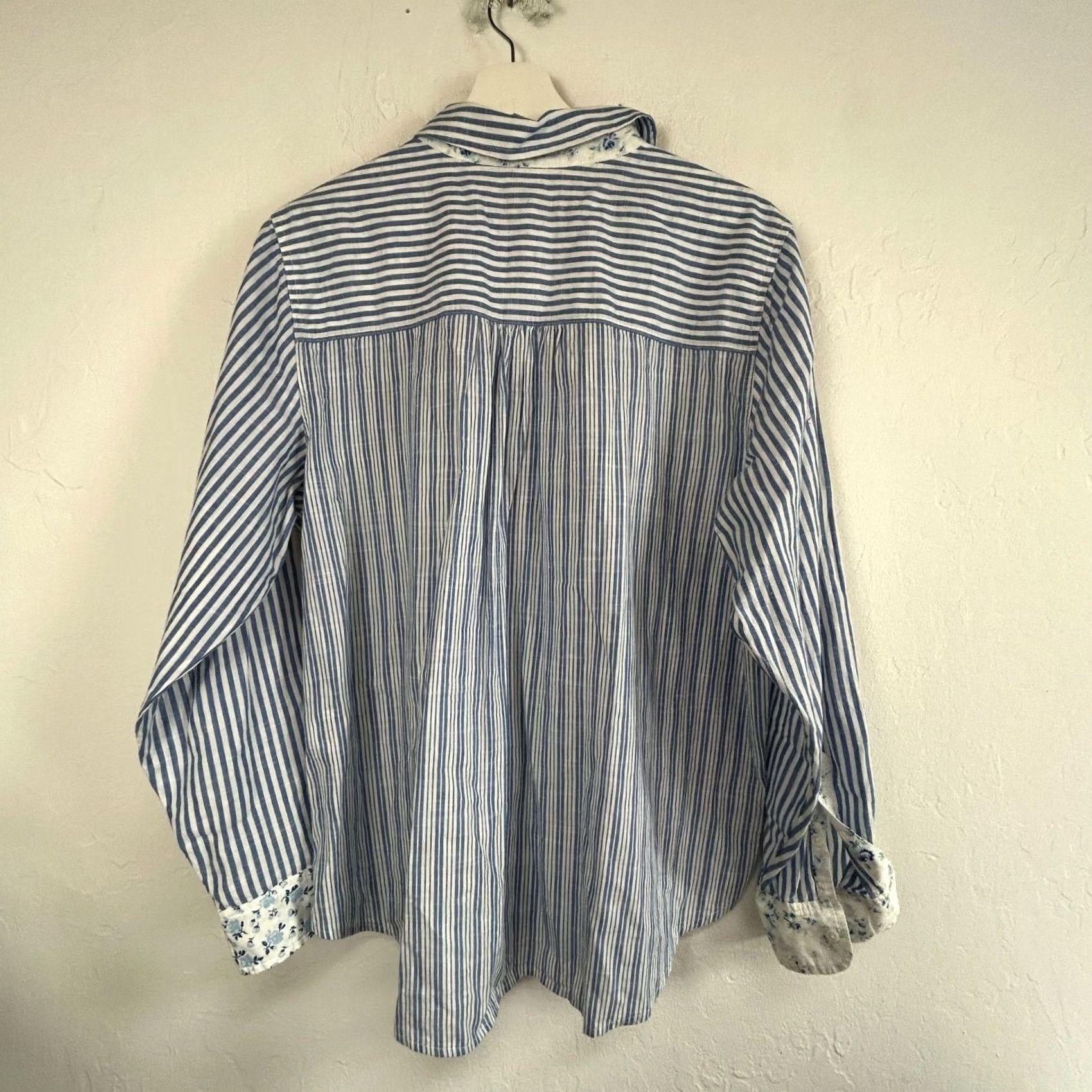 Laura Ashley Laura Ashley X Lucky Brand Striped Floral Patchwork Button-Up Shirt Large Blue Shirt Womens L Blue Striped Floral Patchwork Button-Down Normals 10+ Size L / US 10 / IT 46 - 2 Thumbnail