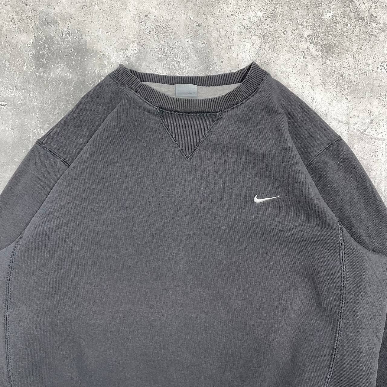 Nike Vintage 2000s Nike Small Swoosh Logo Boxy Fit Sweatshirt M Size US M / EU 48-50 / 2 - 4 Thumbnail