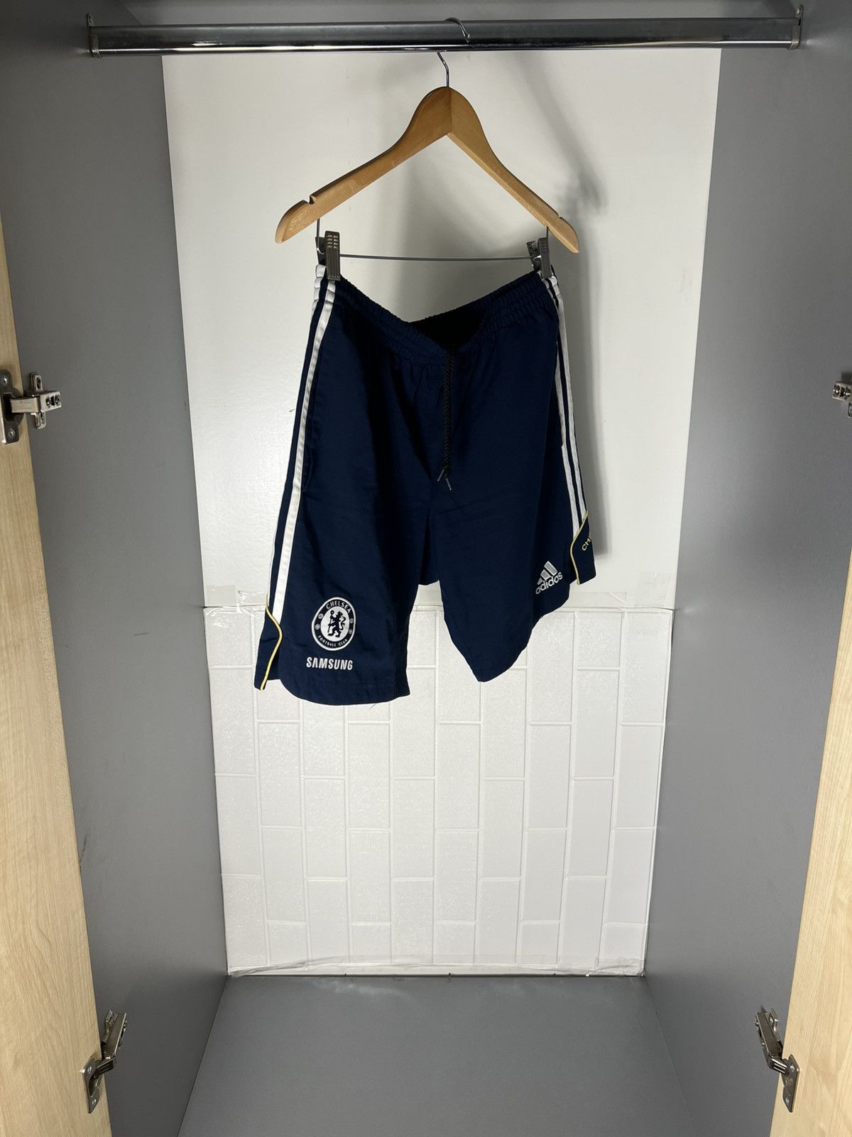 Adidas VINTAGE ADIDAS FC CHELSEA LONDON ENGLAND SOCCER JERSEY RETRO Size US XL / EU 56 / 4 - 4 Thumbnail
