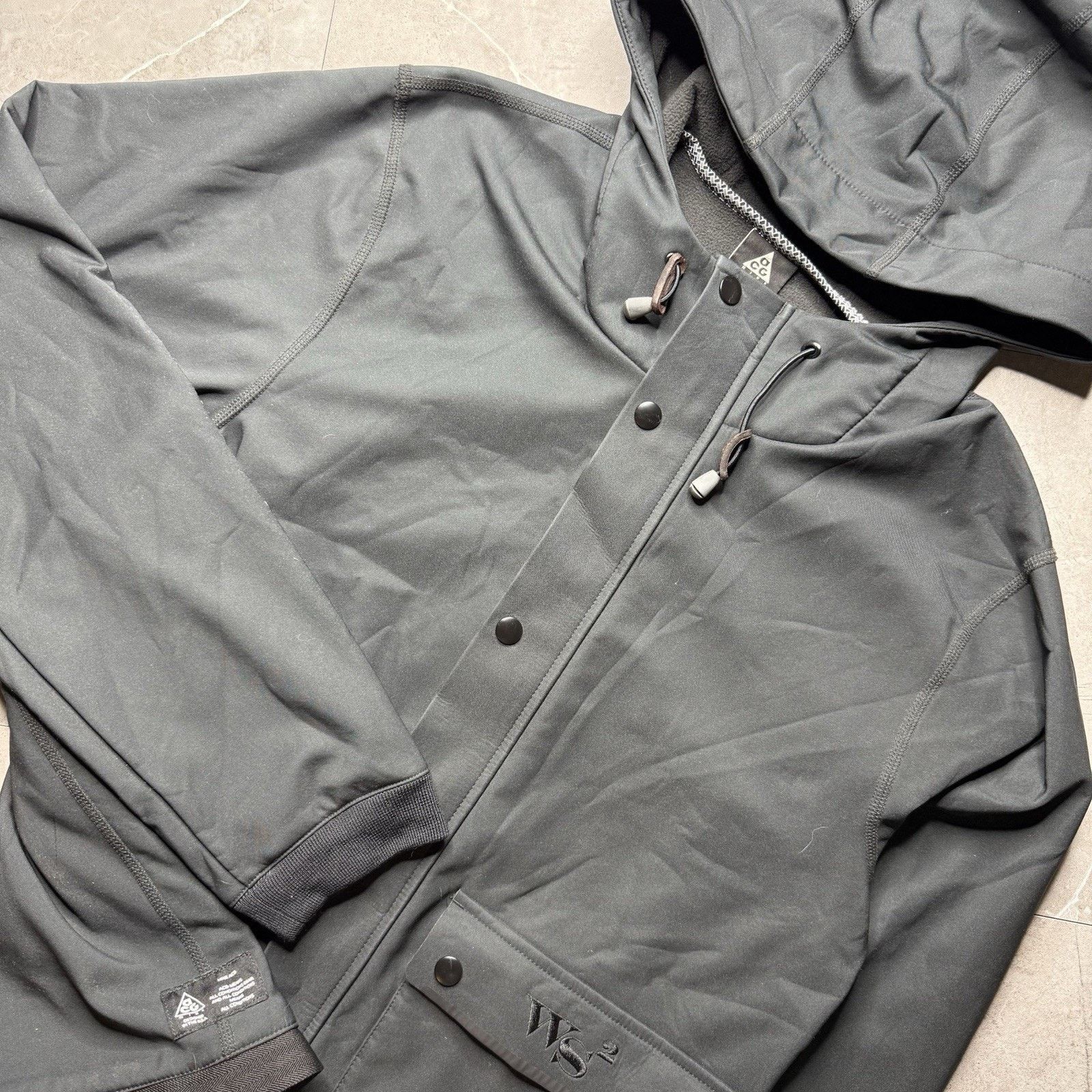 Nike ACG Vintage Nike ACG Softshell Utility Black Hooded Jacket Small Size US S / EU 44-46 / 1 - 1 Thumbnail