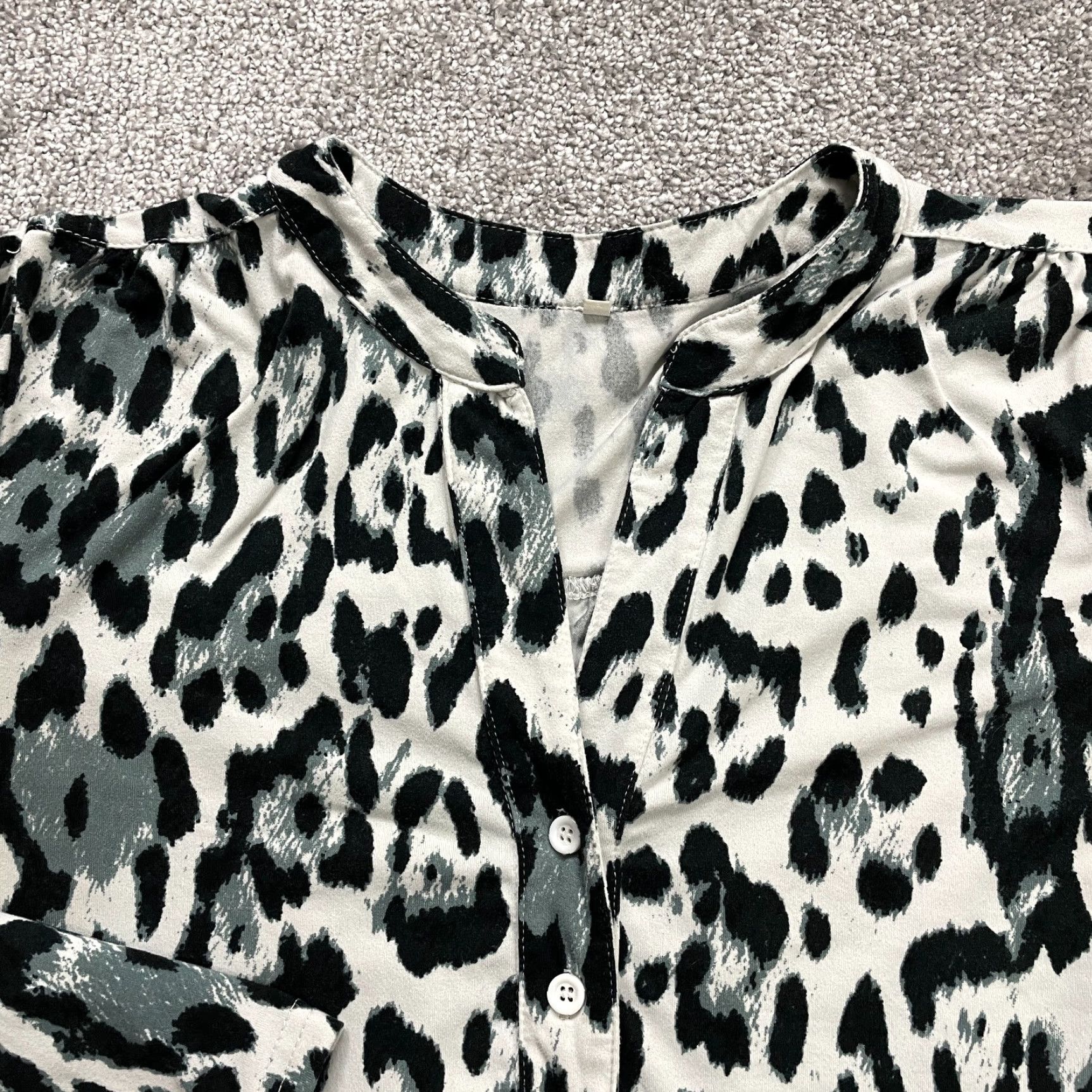 Vintage Unbranded Blouse Womens Large Black White Leopard V-Neck Button Up Long Sleeve Size L / US 10 / IT 46 - 3 Thumbnail