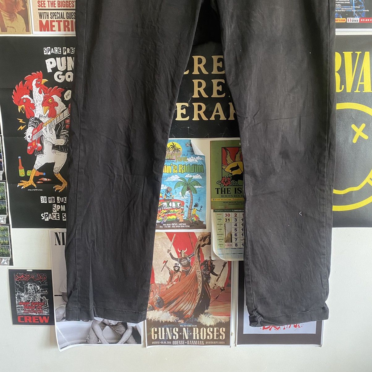 Uniqlo Vintage Uniqlo Black Distressed Chino Pants Size US 37 - 2 Thumbnail