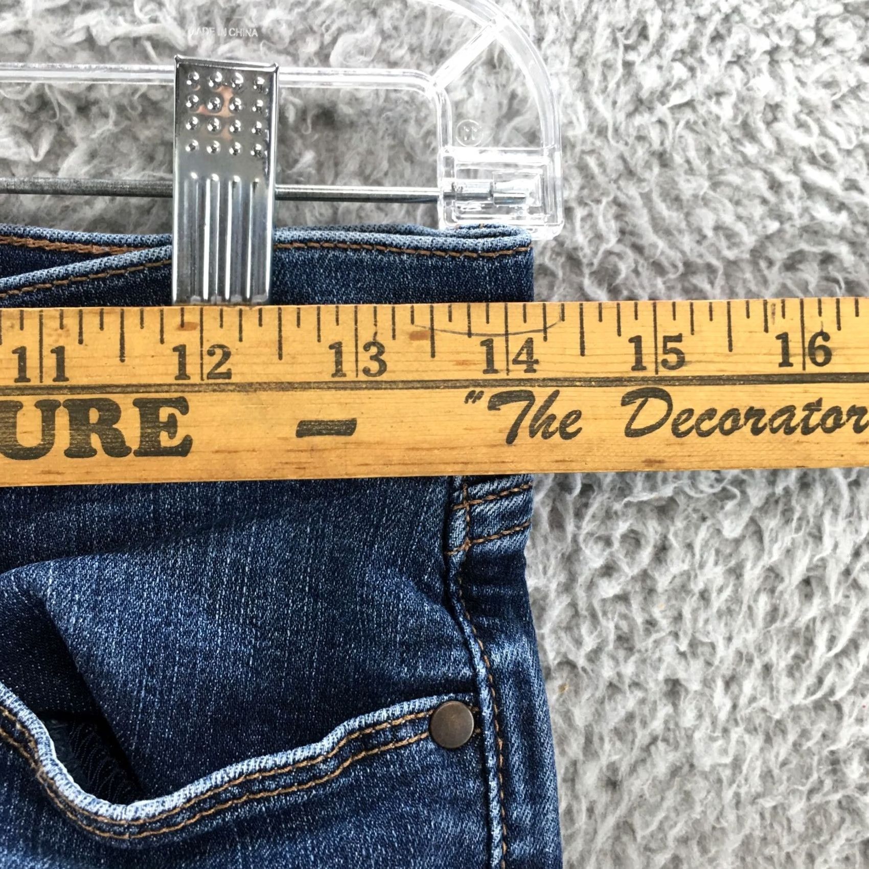 Banana Republic Banana Republic Bermuda Shorts Womens 27 Blue Medium Wash Denim Zip Fly Button Size 27" / US 4 / IT 40 - 4 Thumbnail