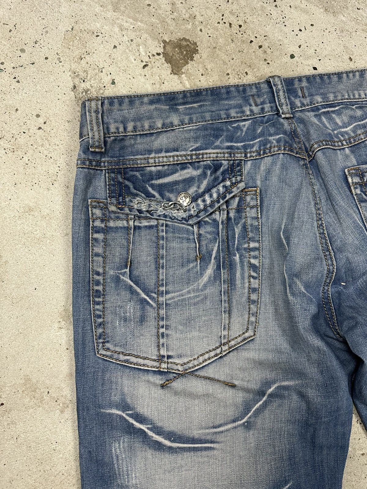 If Six Was Nine × Japanese Brand × Le Grande Bleu (L.G.B.) Vintage Y2K Blue Washed Distressed Chain Denim Pants Size US 38 / EU 54 - 15 Thumbnail