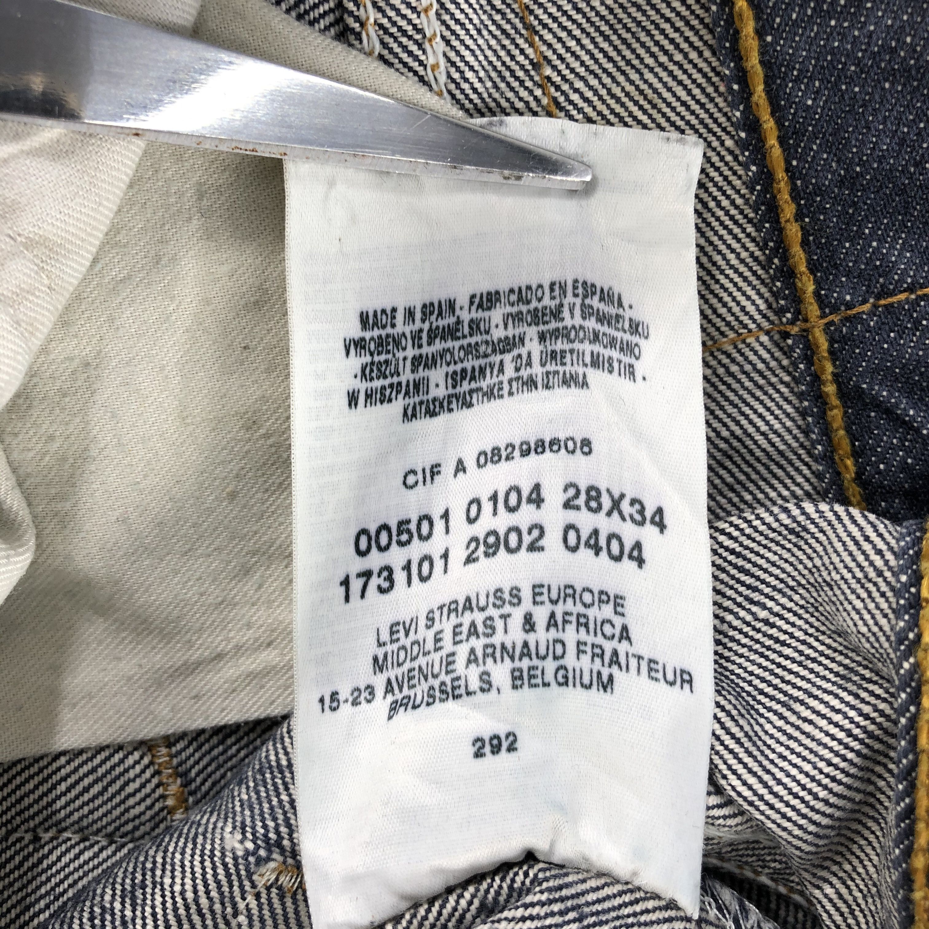 Levi's 90s Vintage Ripped Levis 501 Jeans-JM2674 Size US 28 / EU 44 - 17 Thumbnail