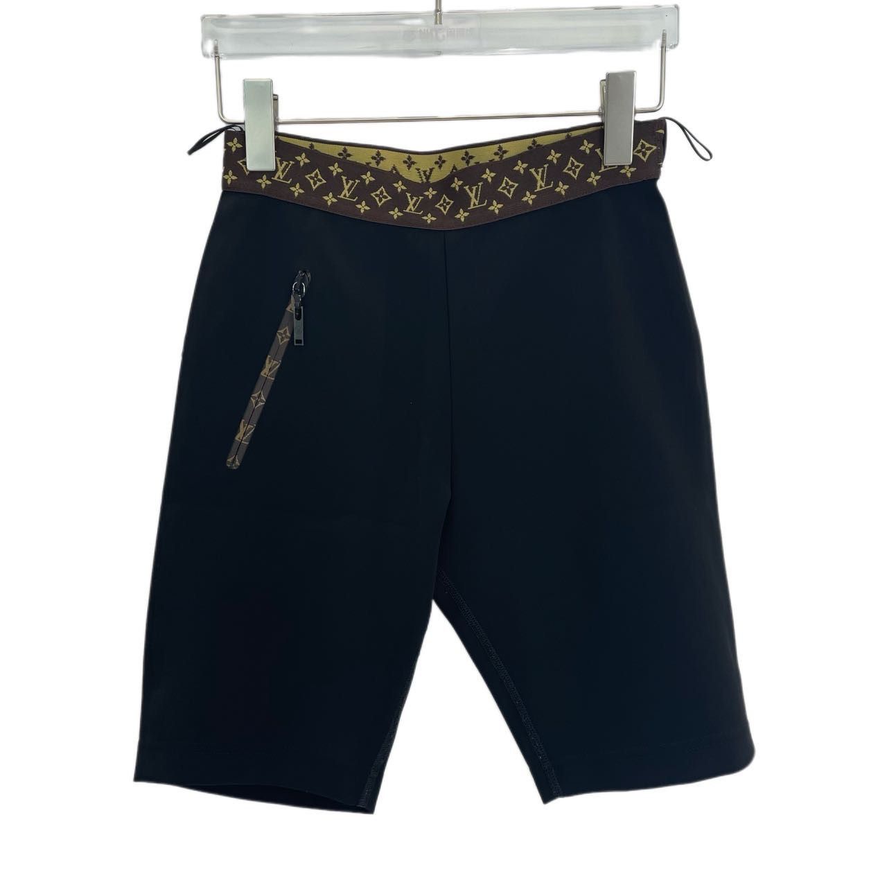 Louis Vuitton Louis Vuitton Monogram Logo Black Casual Shorts K26WX Size 25" / US 0 / IT 36 - 1 Thumbnail