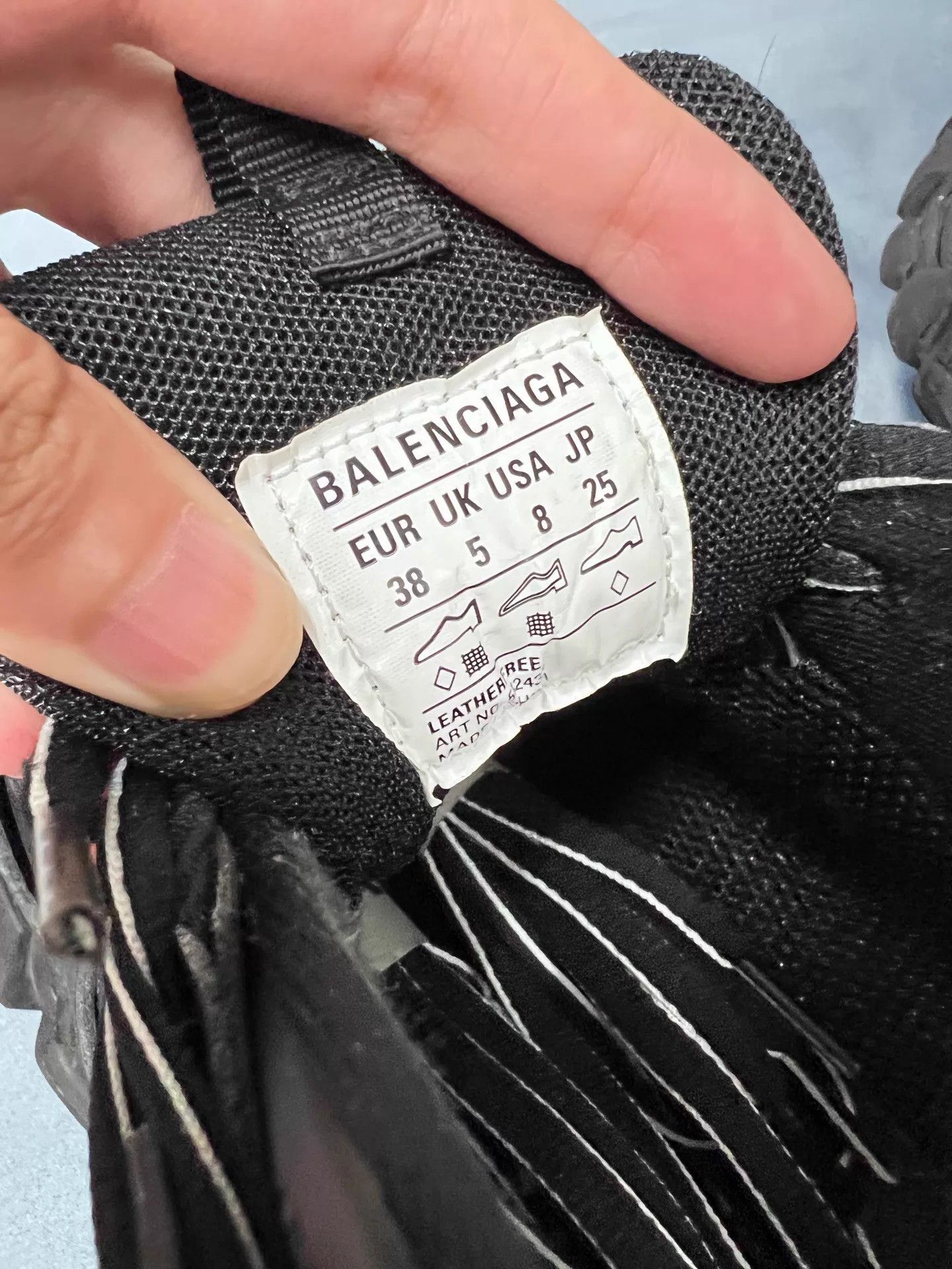 Balenciaga Balenciaga Track Vintage Black Low Dad Shoe 38 Size US 7.5 / IT 37.5 - 7 Thumbnail