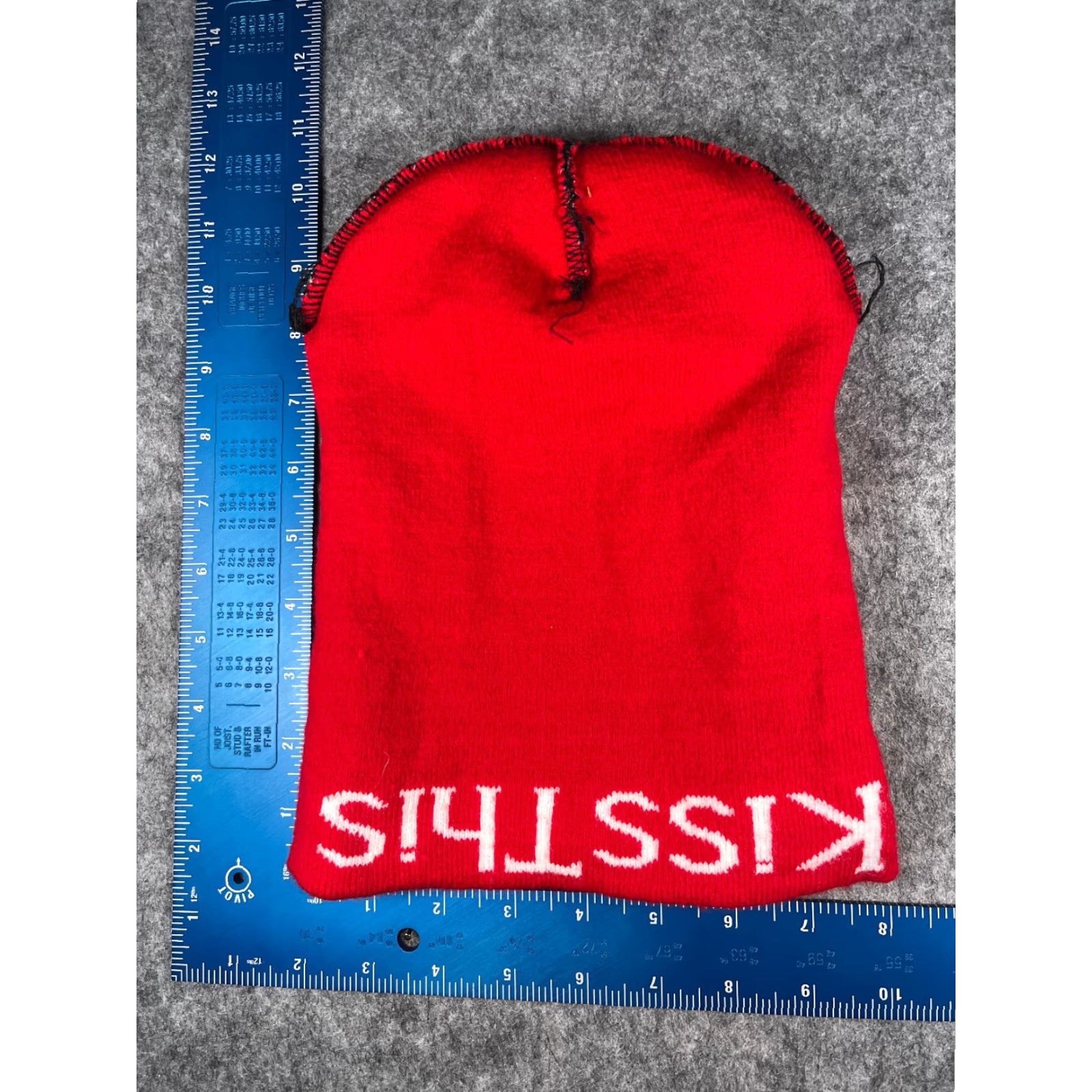 Vintage Kiss This Mistletoe Beanie Toque Adult One Size Black Red Green Knit Acrylic Size ONE SIZE - 5 Thumbnail