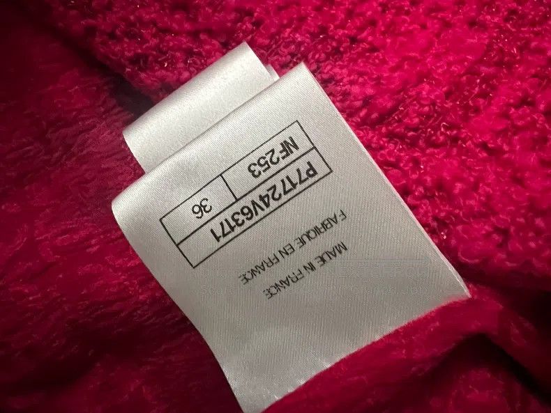 Chanel Chanel 21k rose red gem button short jacket Size XS / US 0-2 / IT 36-38 - 4 Thumbnail