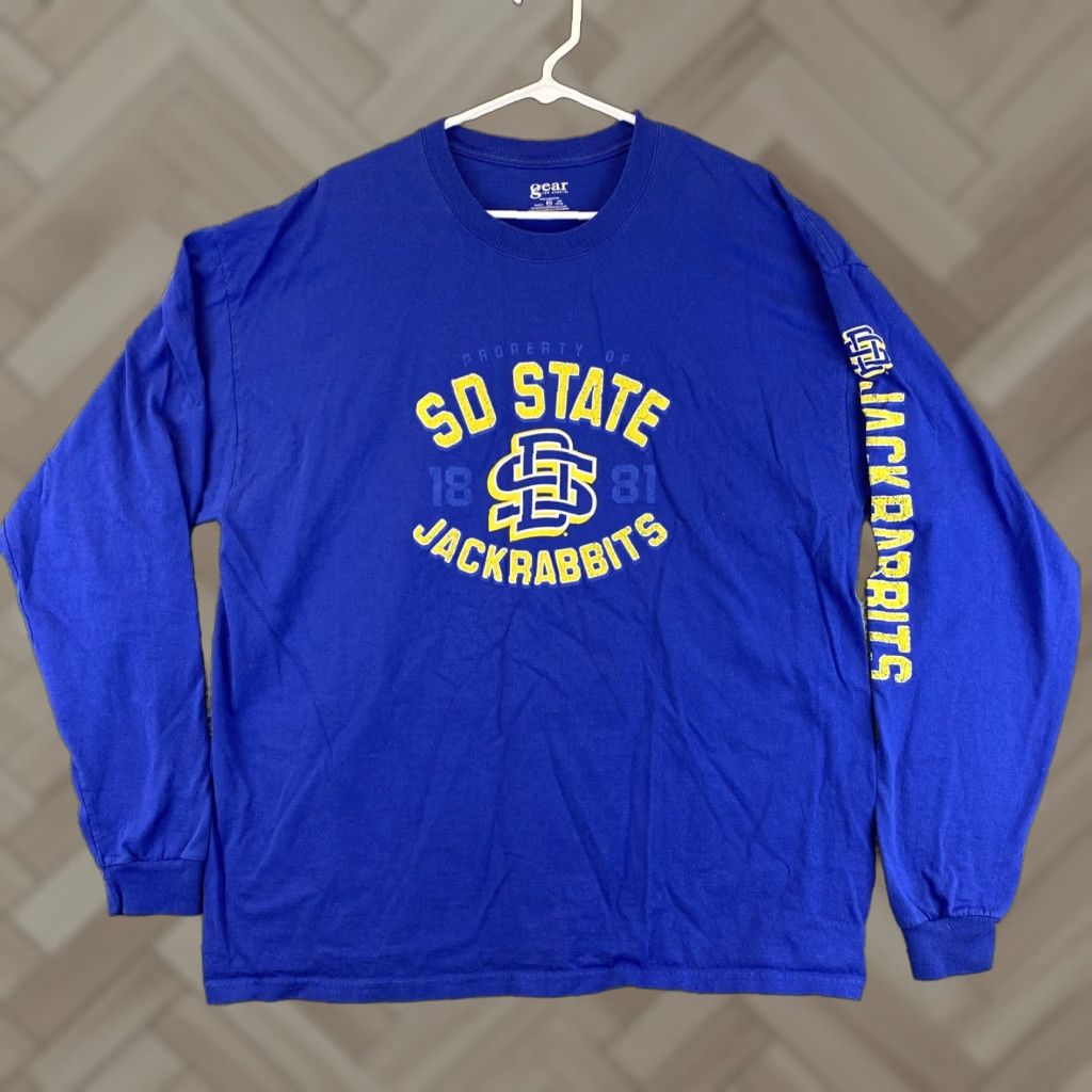Vintage GEAR FOR SPORTS South Dakota Mens Graphic Long Sleeve T-Shirt XXL Blue 54-12 Quotes Cotton Logo Regular Shirt Men Size US XXL / EU 58 / 5 - 1 Thumbnail