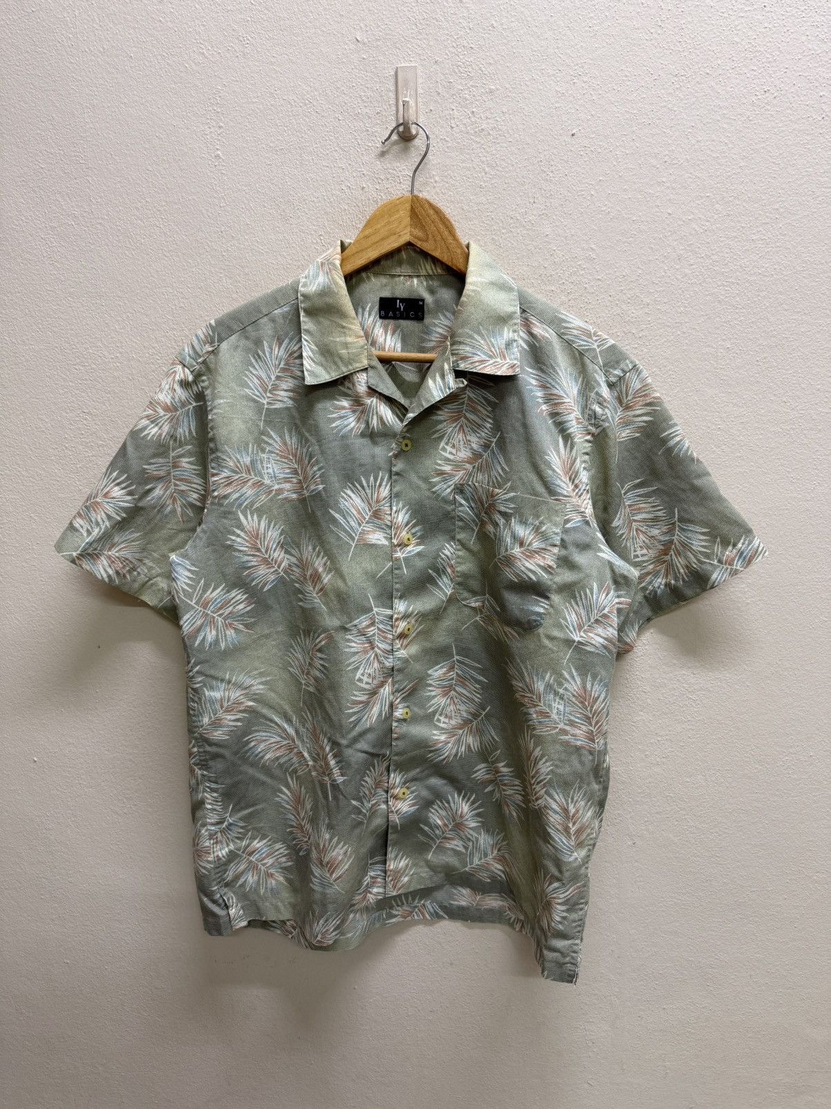 Japanese Brand VINTAGE IY BASICS FLORA DESIGN HAWAII BUTTON UP SHIRT Size US M / EU 48-50 / 2 - 14 Thumbnail