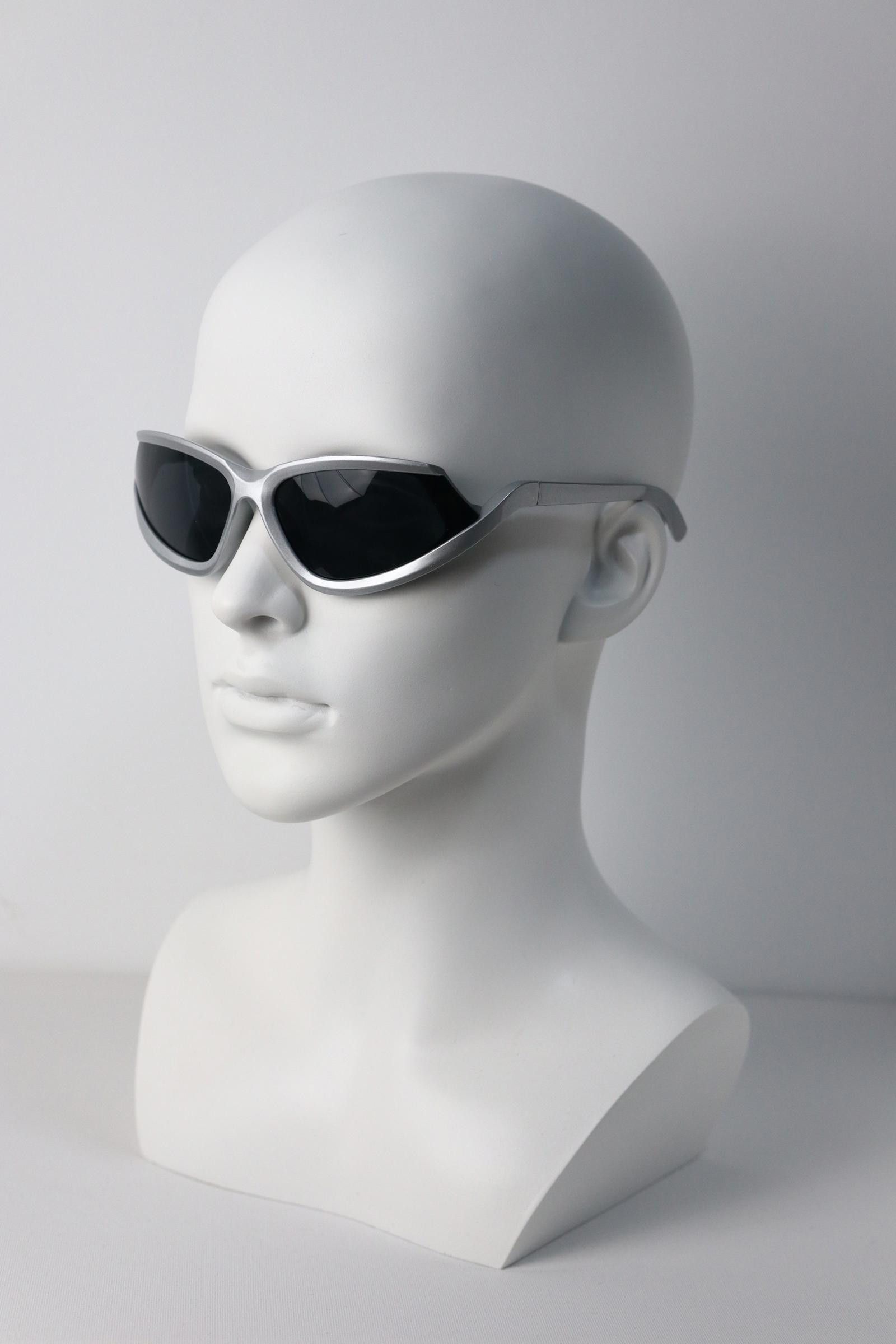 Other Y2k Avant Garde Futuristic Silver Sunglasses Unisex OS Size ONE SIZE - 2 Thumbnail