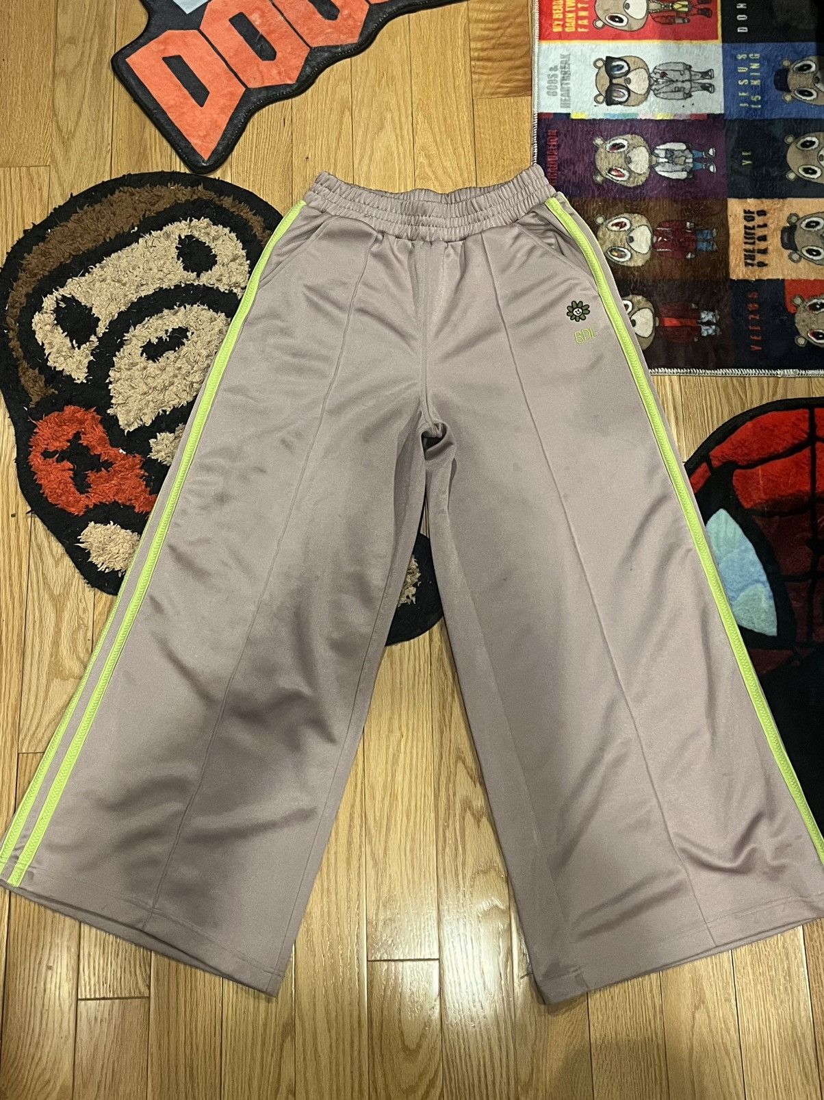 Bdg BDG sweats Size US 31 - 1 Thumbnail