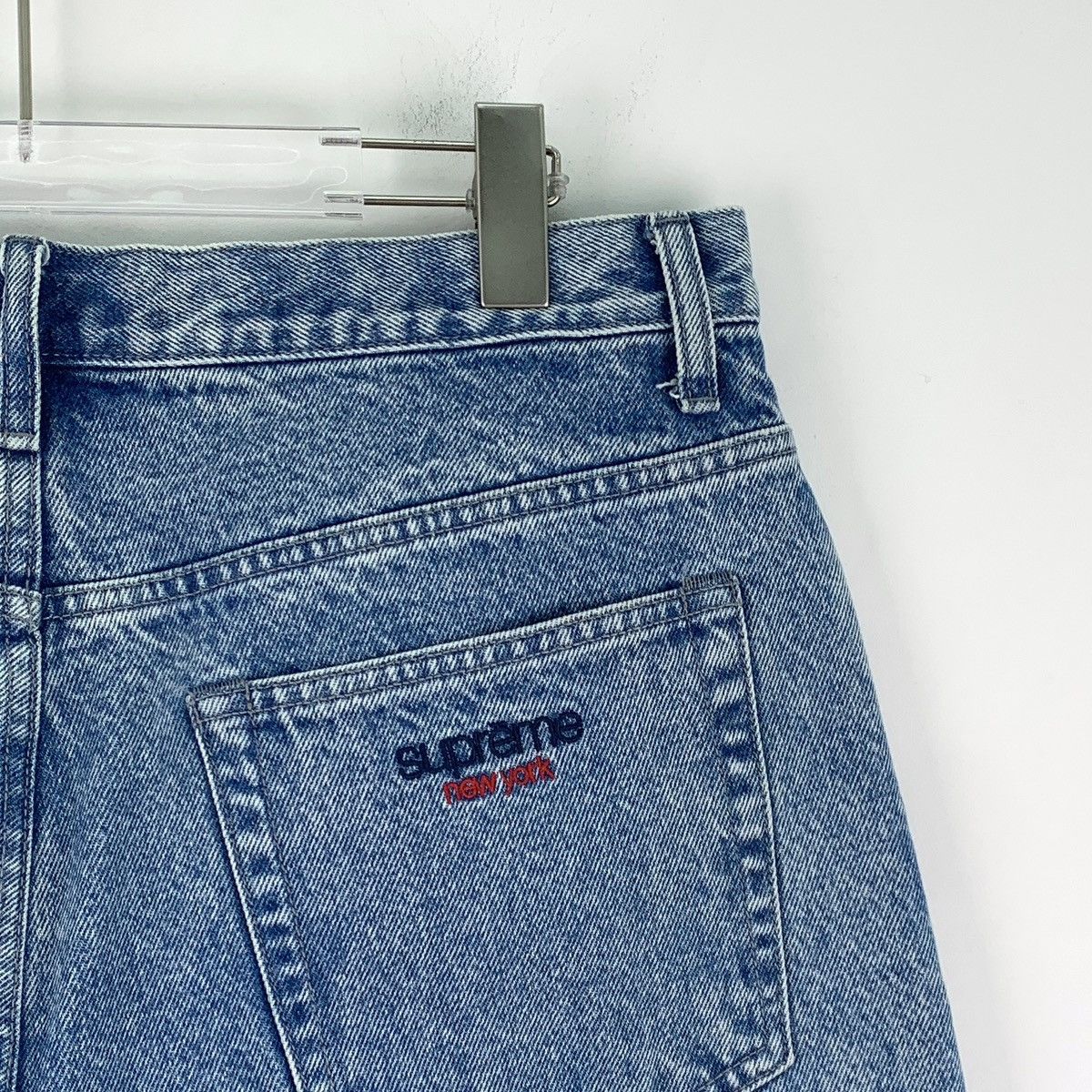 Supreme Supreme Blue Logo Letter Embroidered Denim Shorts K26WX Size US 32 / EU 48 - 5 Thumbnail