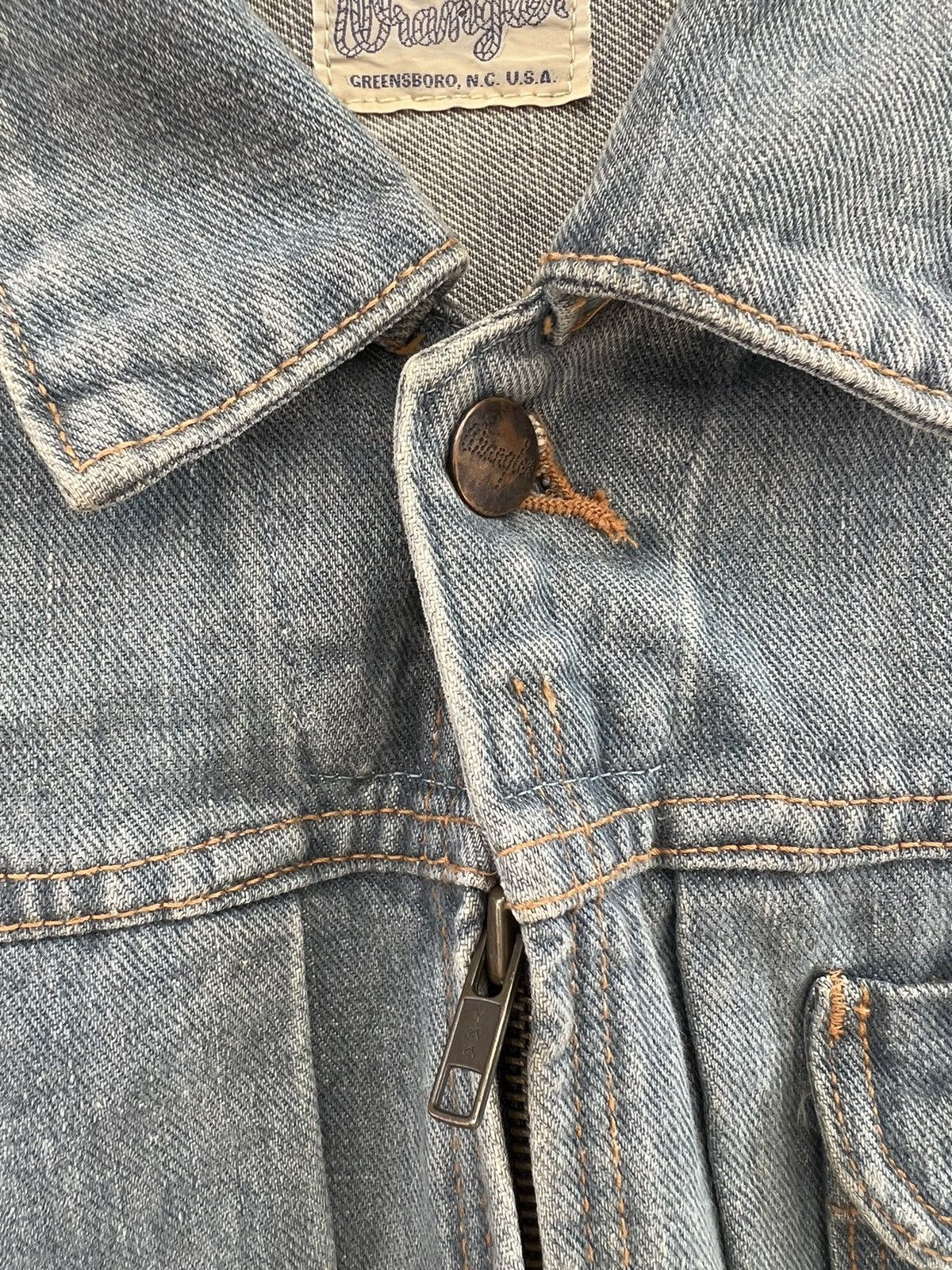 Vintage Vintage 90s Wrangler Blue Bell Faded Grey Denim Jacket Size US L / EU 52-54 / 3 - 8 Thumbnail