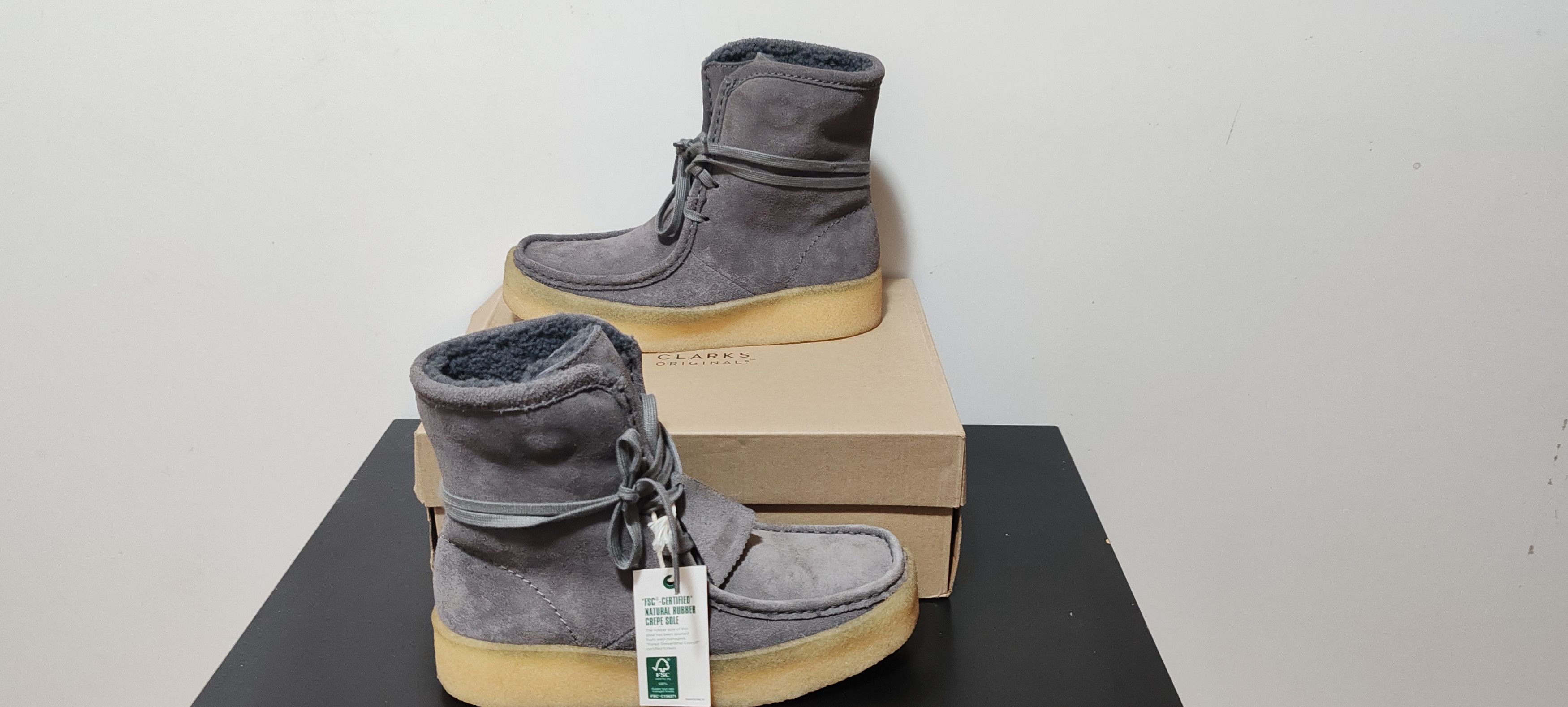 CLARKS ORIGINALS GREY WALLABEE CUP HI TG:41