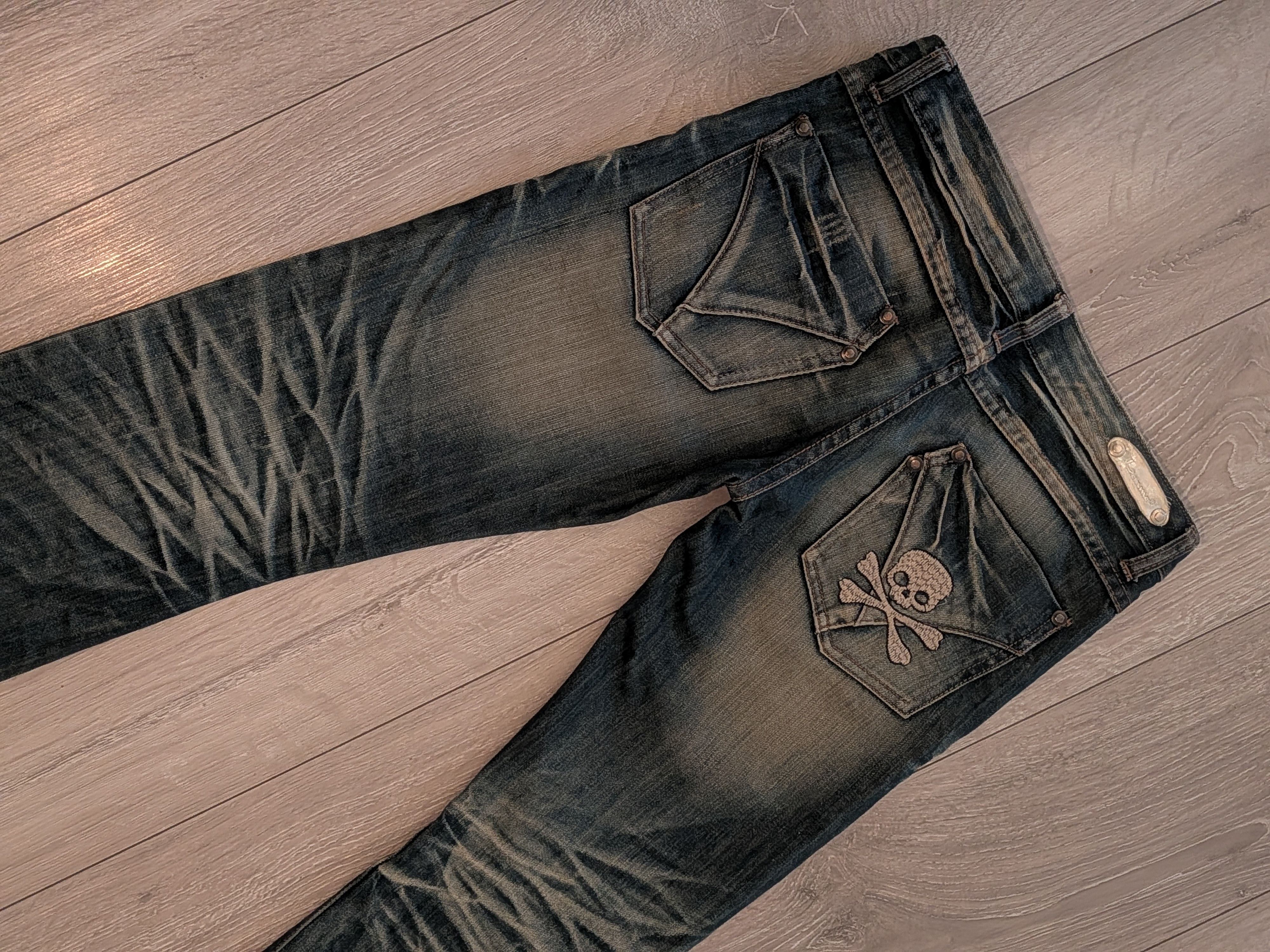 If Six Was Nine Embroided Skull Acid Wash Low rise Denim Size US 29 - 6 Thumbnail
