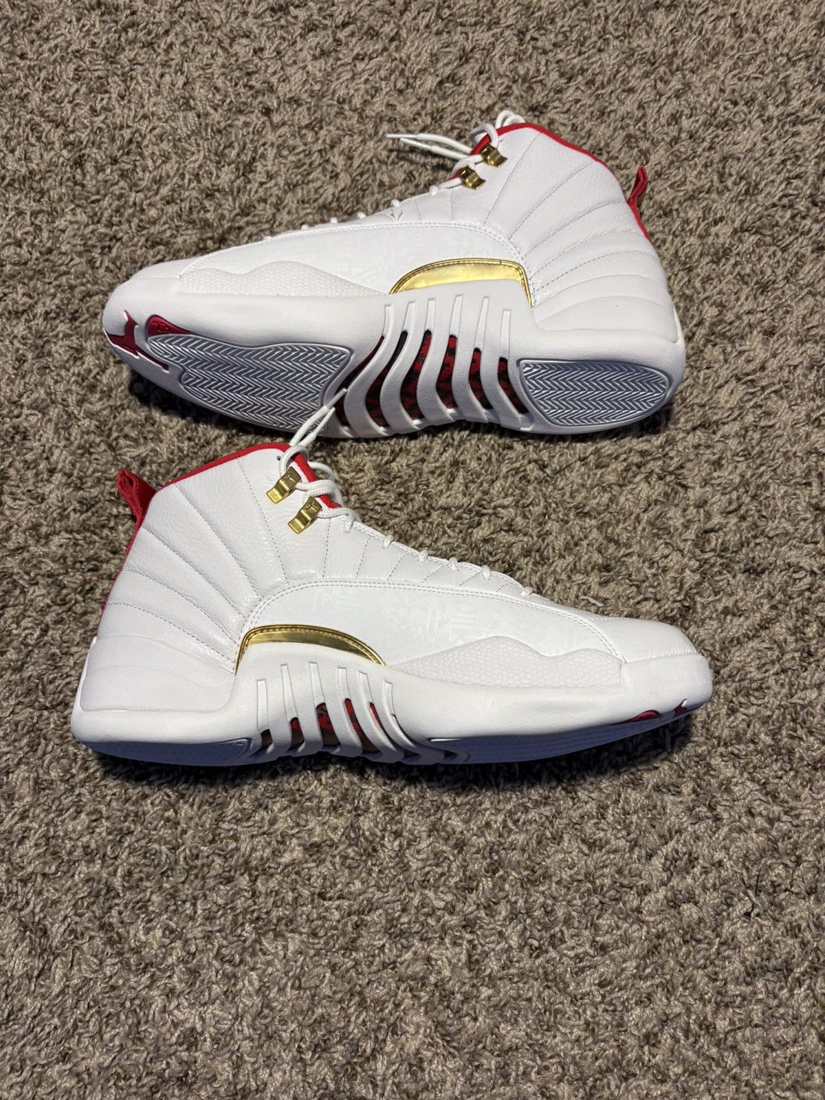 Jordan Brand × Nike Jordan 12 retro FIBA Size US 12 / EU 45 - 2 Thumbnail