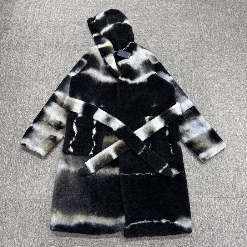 Louis Vuitton Louis Vuitton Tie-Dye Fur Coat Size US XL / EU 56 / 4 - 1 Thumbnail