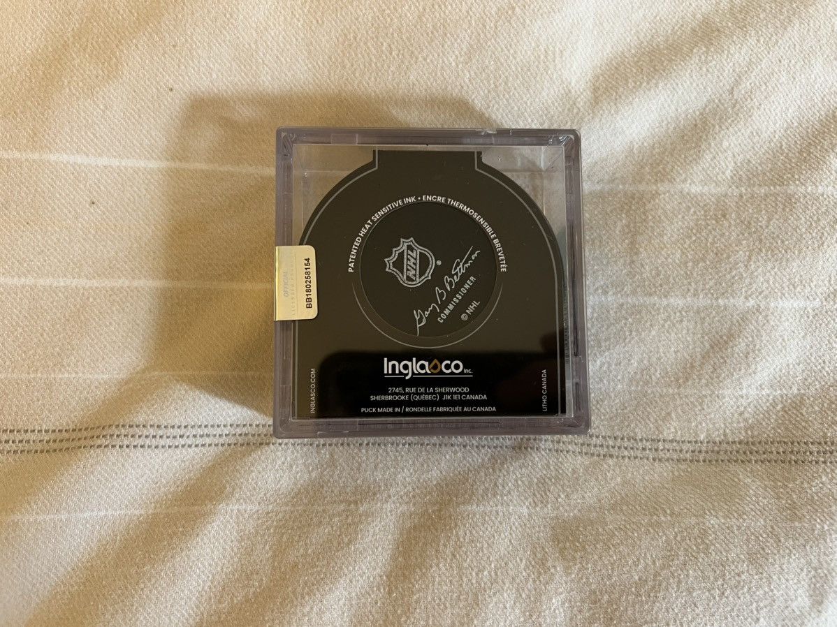 Kith × NHL Kith the New York Rangers Inglasco Official Game Hockey Puck Size ONE SIZE - 5 Thumbnail