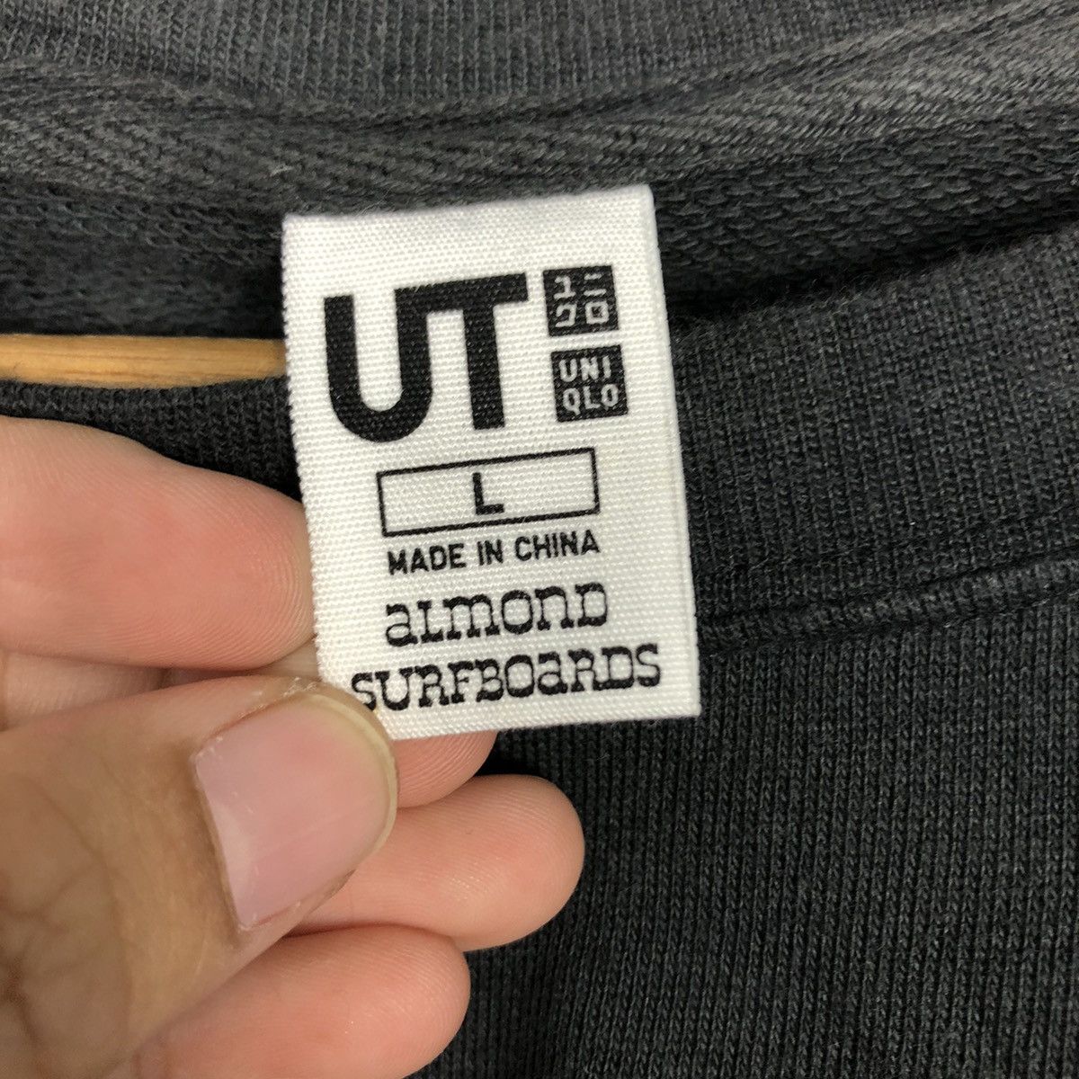 Japanese Brand × Vintage 📌Vintage Sweatshirt Uniqlo Almond Surfboards Size US L / EU 52-54 / 3 - 15 Thumbnail