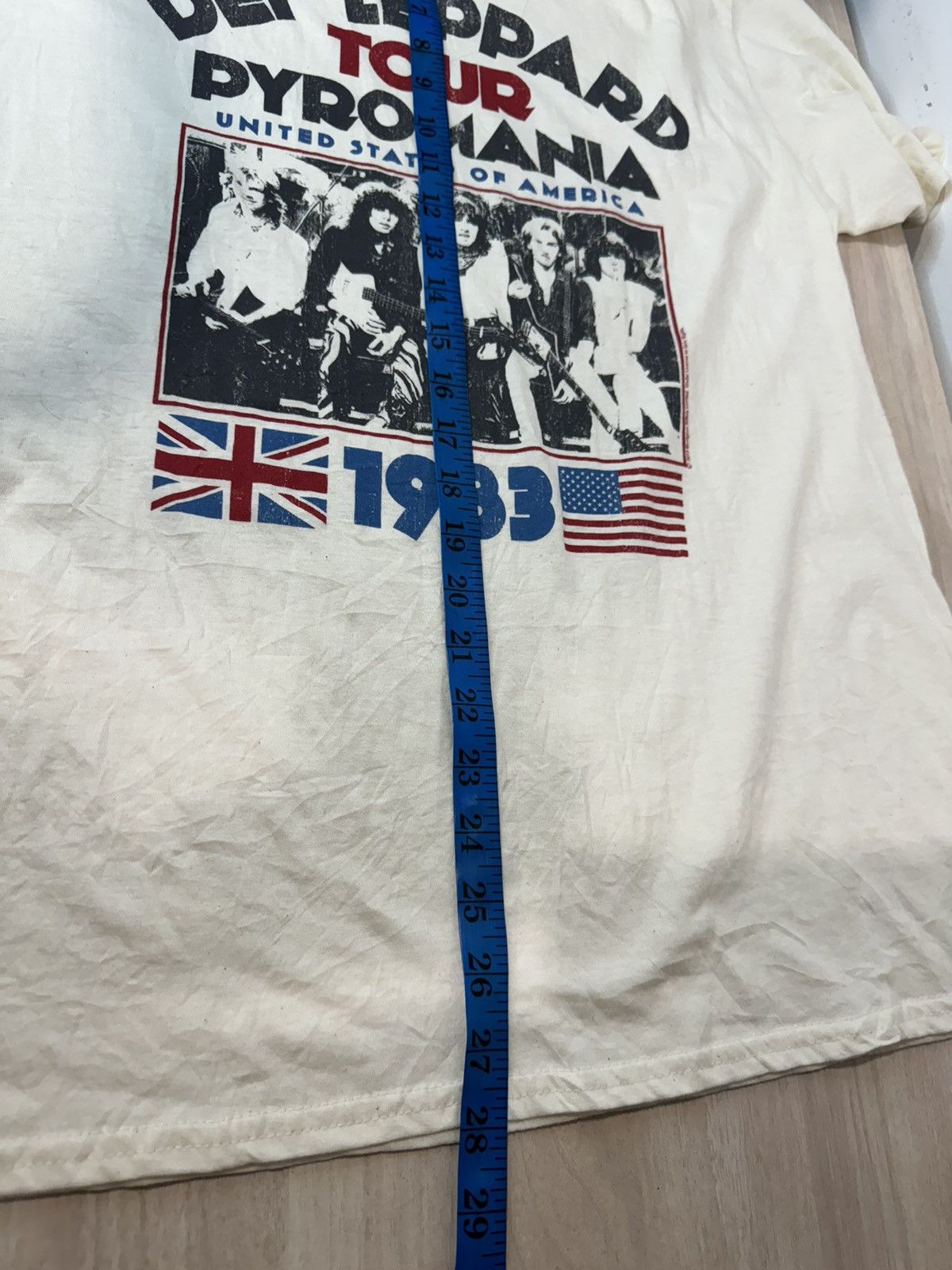 Def Leppard × Gildan × Vintage 1983 Def Leppard Tour Shirt Size US L / EU 52-54 / 3 - 8 Thumbnail