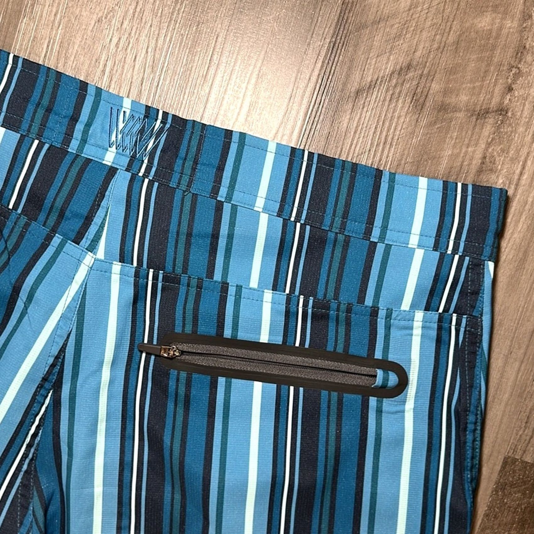 Vintage Mack Weldon Bottom Mens 32 Blue Striped Retro Hybrid Board Shorts 31/32 Regular Size True 33 inseam 8.25in Size US 32 / EU 48 - 3 Thumbnail