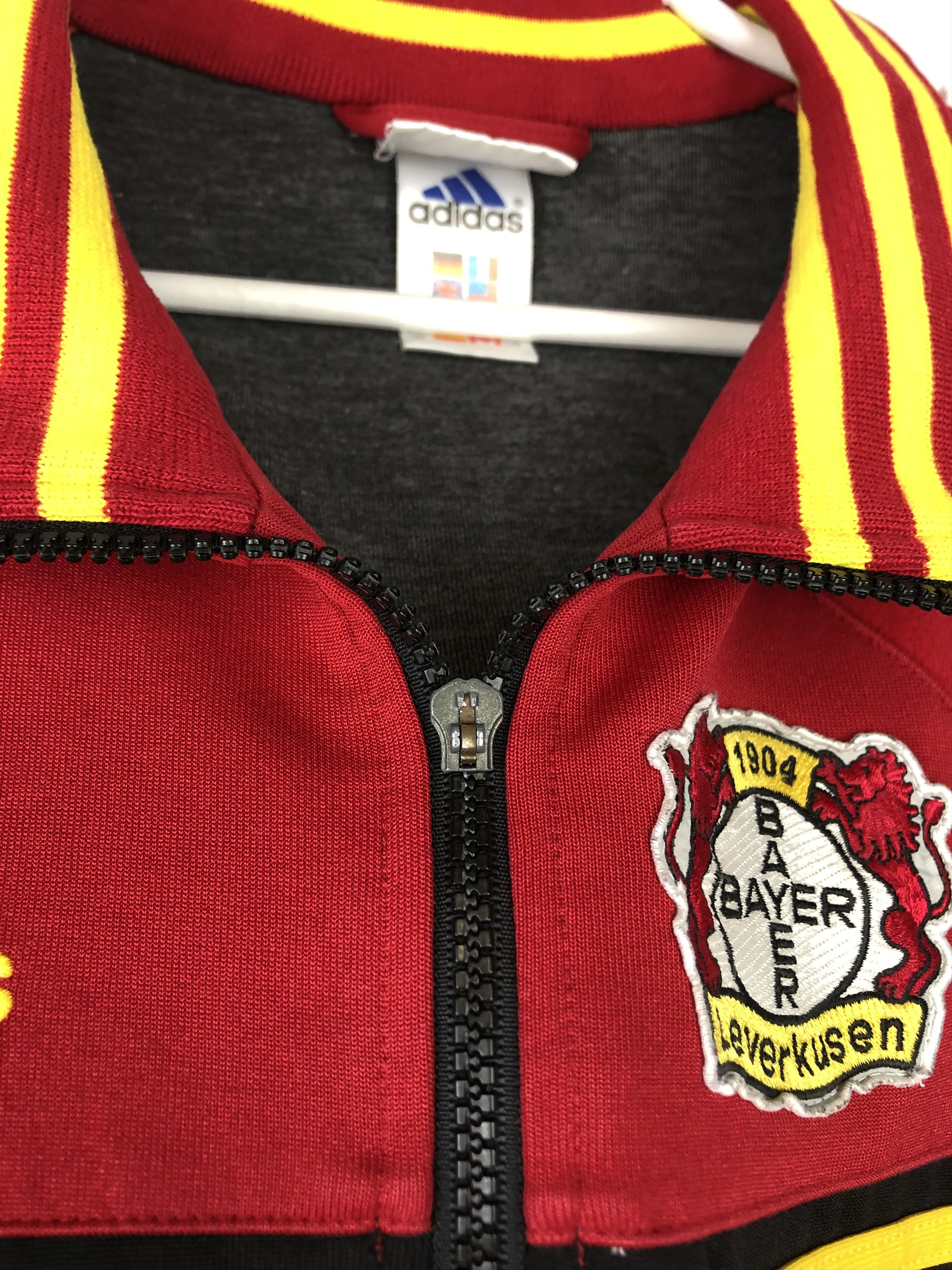 Adidas Vintage Adidas Bayer Leverkusen Football Jacket Soccer Track Size US L / EU 52-54 / 3 - 7 Thumbnail