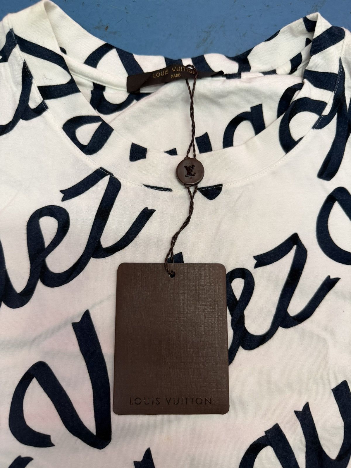 Louis Vuitton LOUIS VUITTON VOGUE WHITE TEE Size US XXL / EU 58 / 5 - 3 Thumbnail
