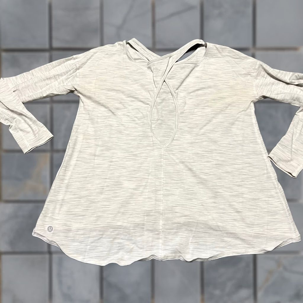 Lululemon Lululemon Shirt Womens 6 Back Into It Long Sleeve Gray Shirt Women 6 Back Into It Long Sleeve Gray Regular Women Mens? Size M / US 6-8 / IT 42-44 - 1 Thumbnail