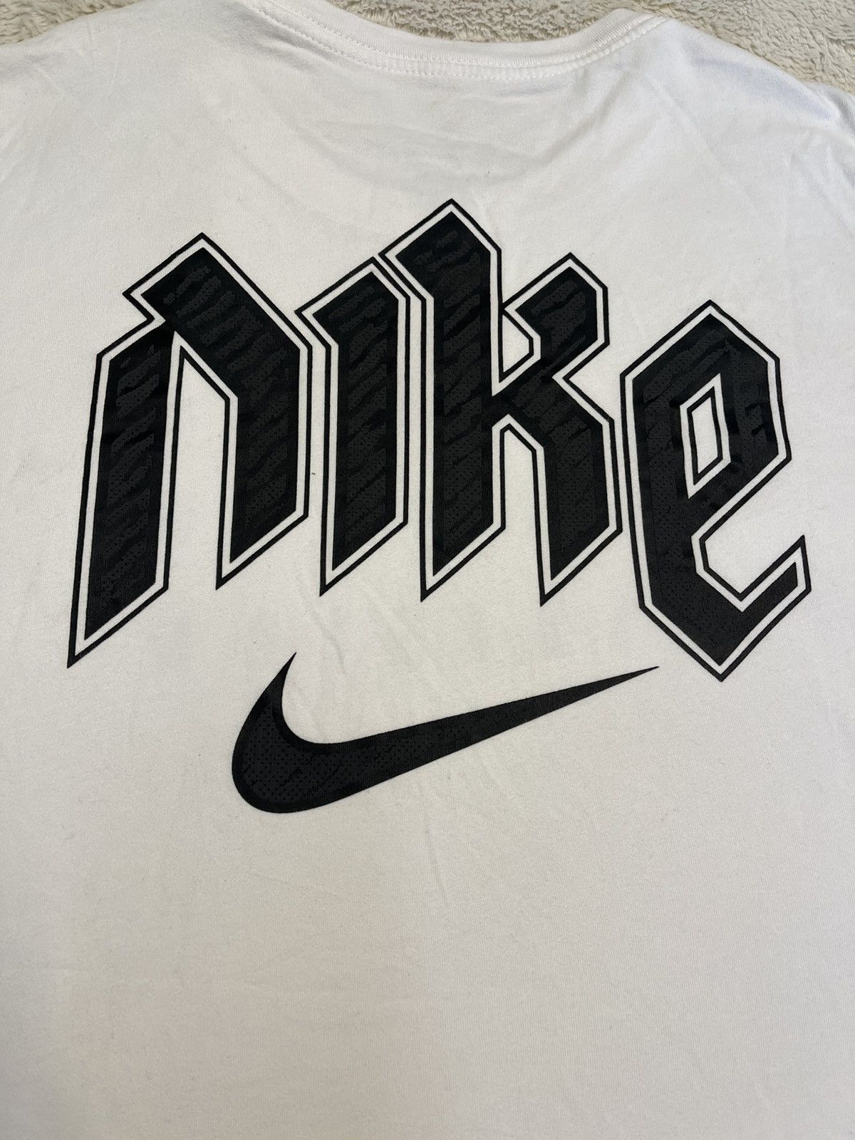 Nike Nike Running Division White Graphic Logo Tee T Shirt Vintage Size US L / EU 52-54 / 3 - 4 Thumbnail