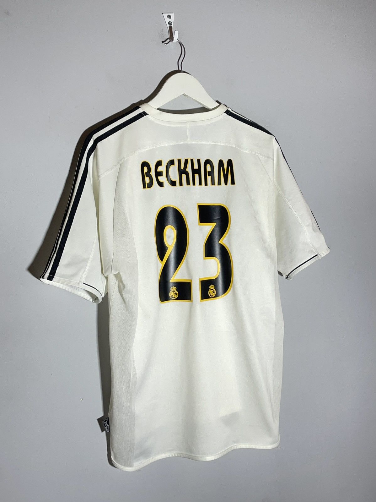 Adidas × Vintage #23 David Beckham Real Madrid Adidas 2003/04 Home Jersey Size US XL / EU 56 / 4 - 1 Thumbnail