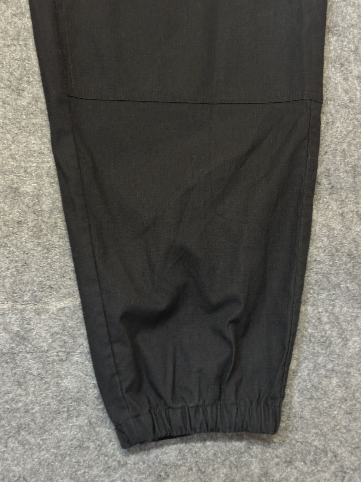 Nike ACG Nike ACG trail pants with a built-in belt and zip pockets. Size US 34 / EU 50 - 7 Thumbnail