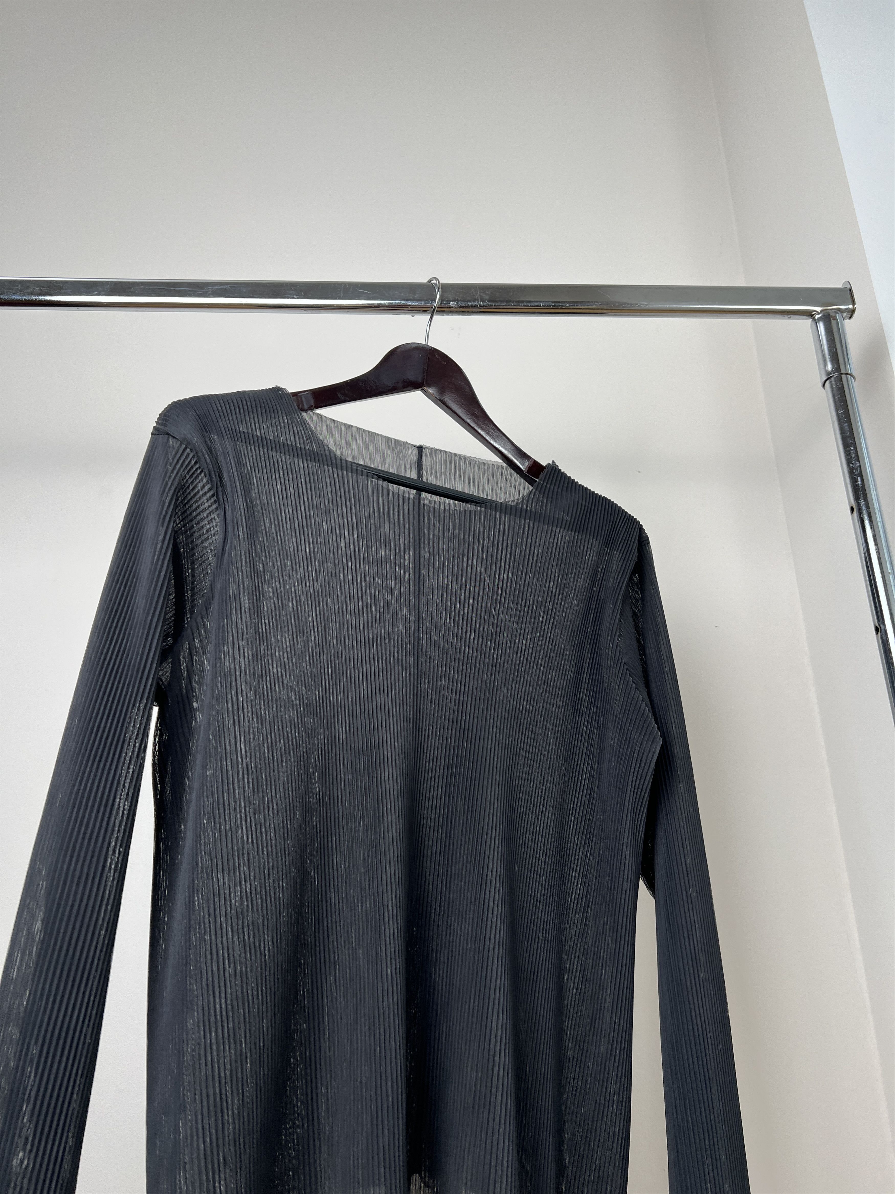 Other NKTRMNV PLISSE LONGSLEEVE Size US L / EU 52-54 / 3 - 6 Thumbnail