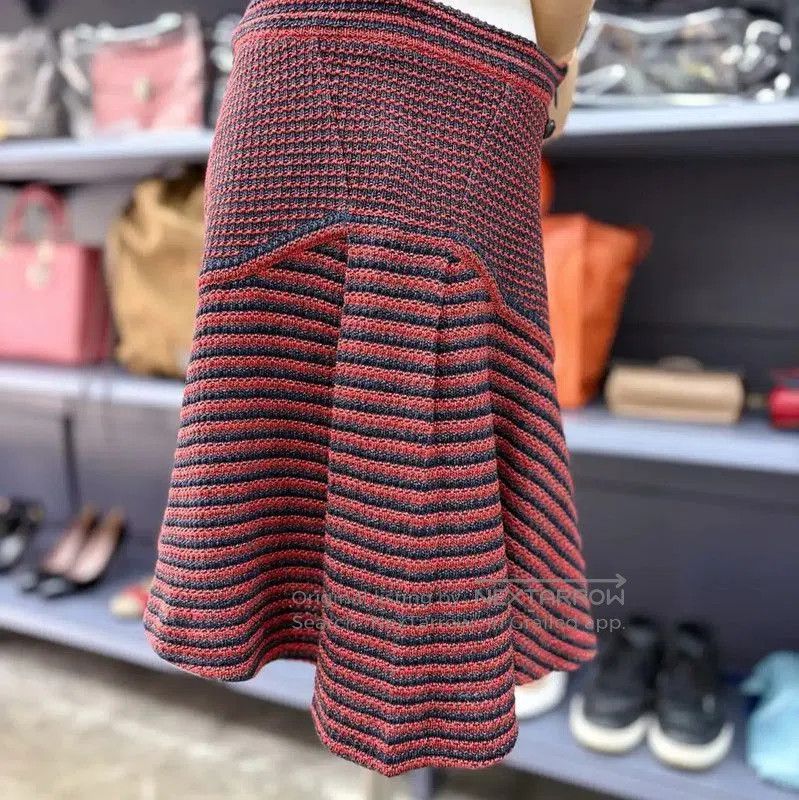 Chanel Chanel Red Striped Wool Mini Skirt . Size 24" / US 00 / IT 34 - 3 Thumbnail