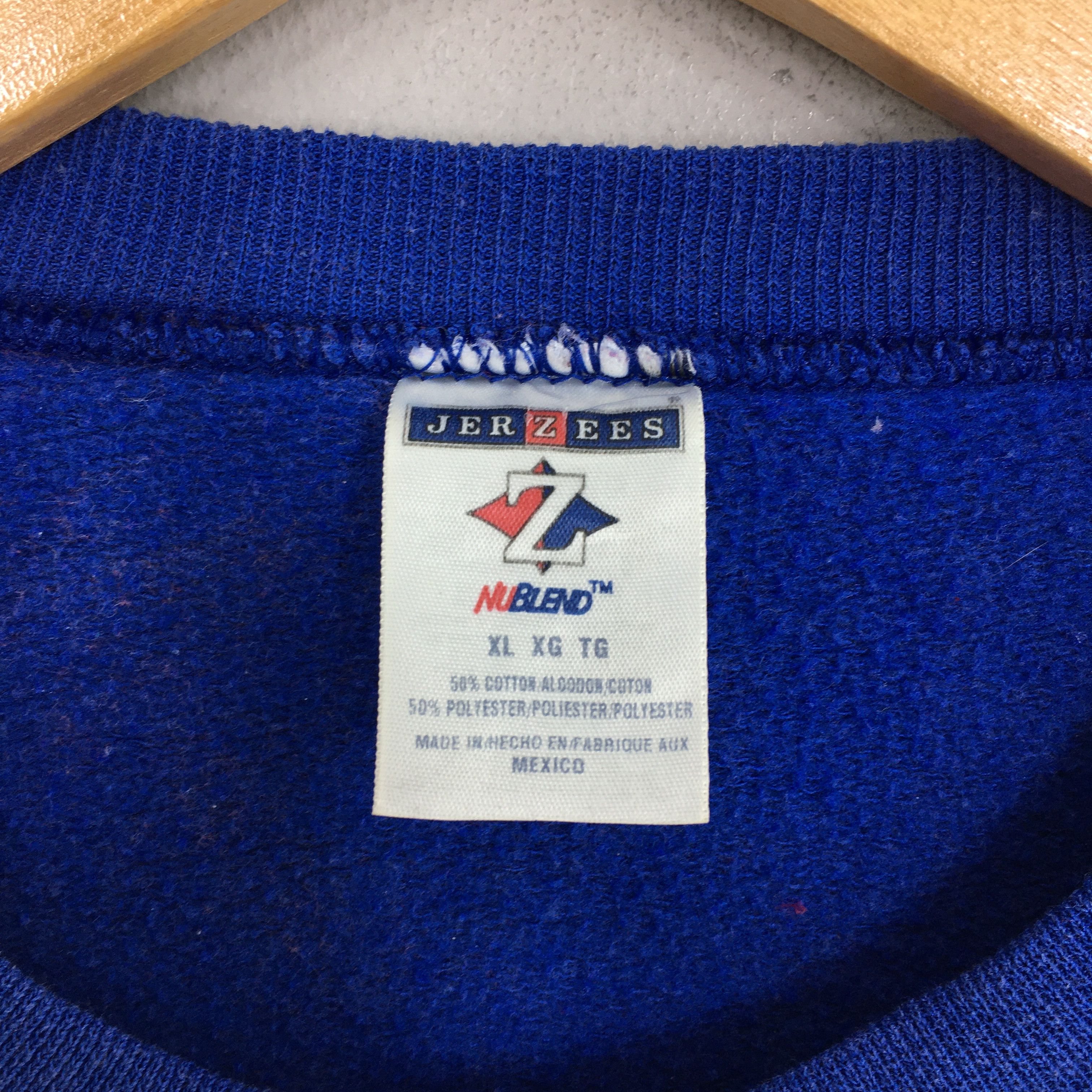 NCAA Vintage Braves Valley High School Sweatshirts XLarge Size US XL / EU 56 / 4 - 3 Thumbnail