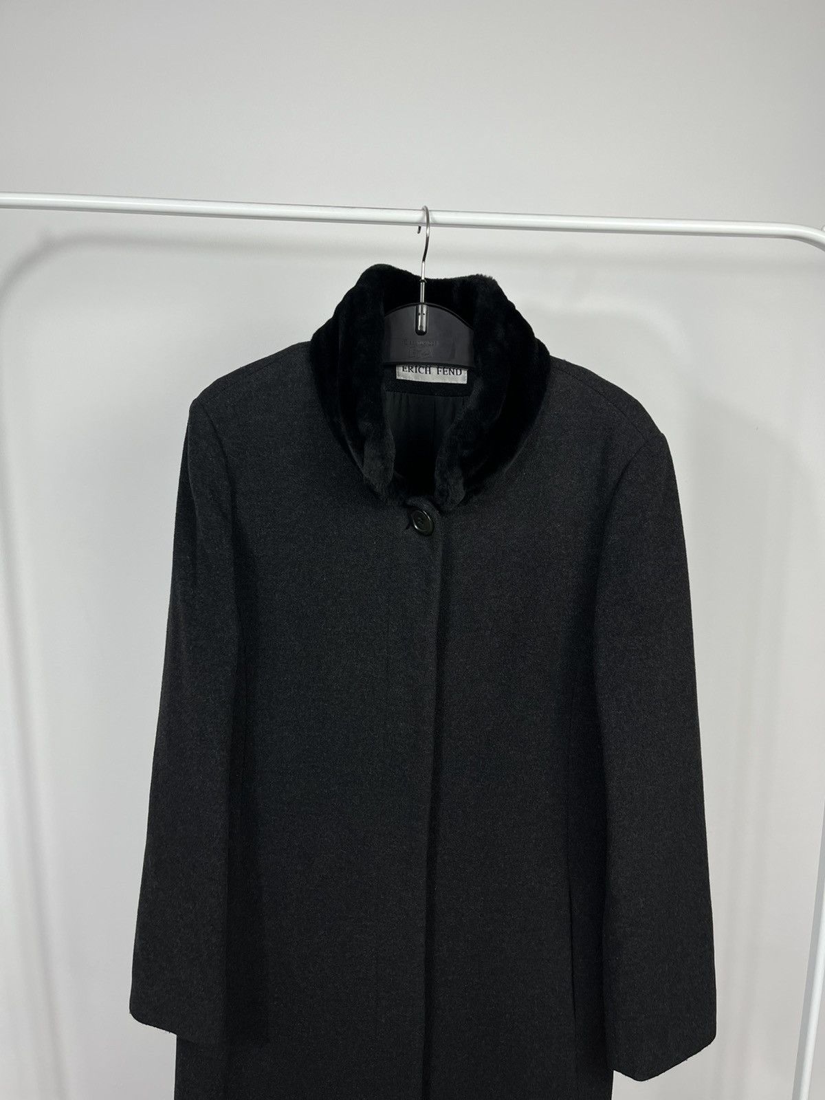 Other Women’s Cashmere Wool Coat with Faux Fur Collar EU 42 Size M / US 6-8 / IT 42-44 - 2 Thumbnail