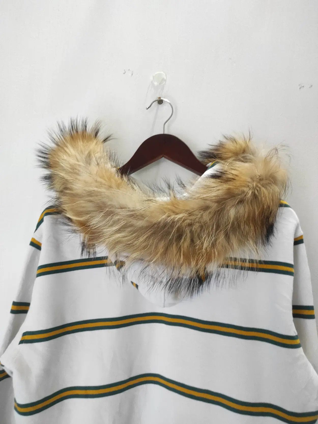 Guess Vintage Guess Stripe fur hoodie ifsix LGB style Size US M / EU 48-50 / 2 - 12 Thumbnail