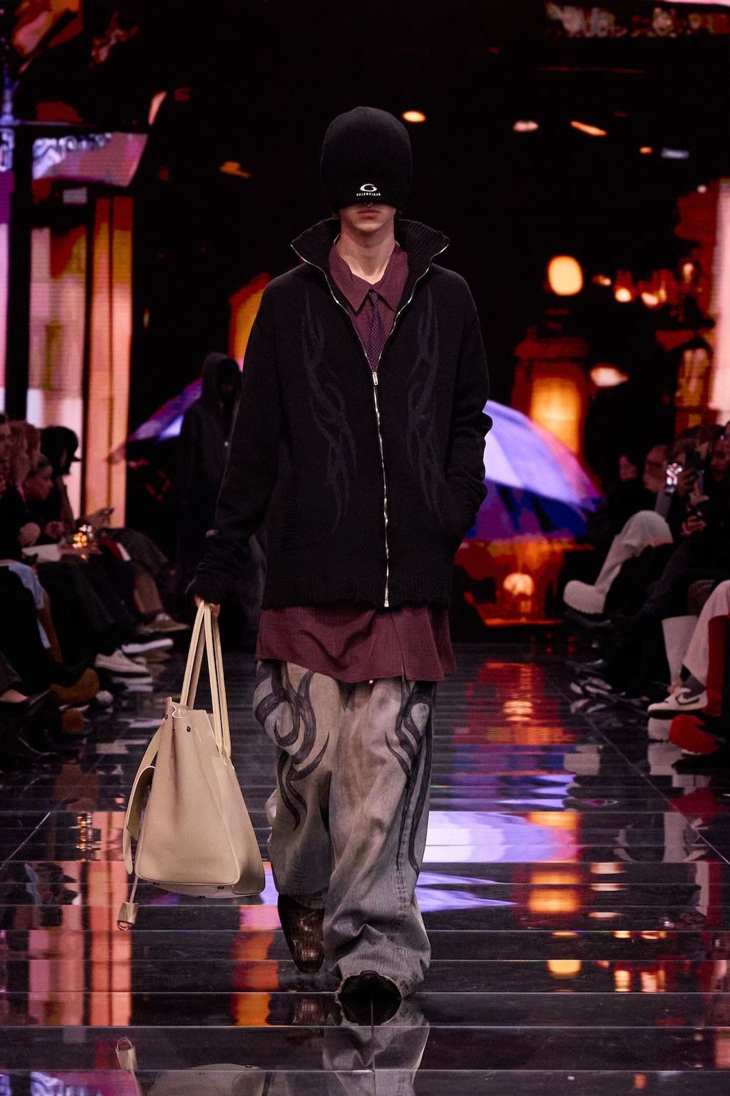 Balenciaga Balenciaga MEN'S Y2K STRETCHED KNEE BAGGY PANTS Size US 30 / EU 46 - 12 Thumbnail