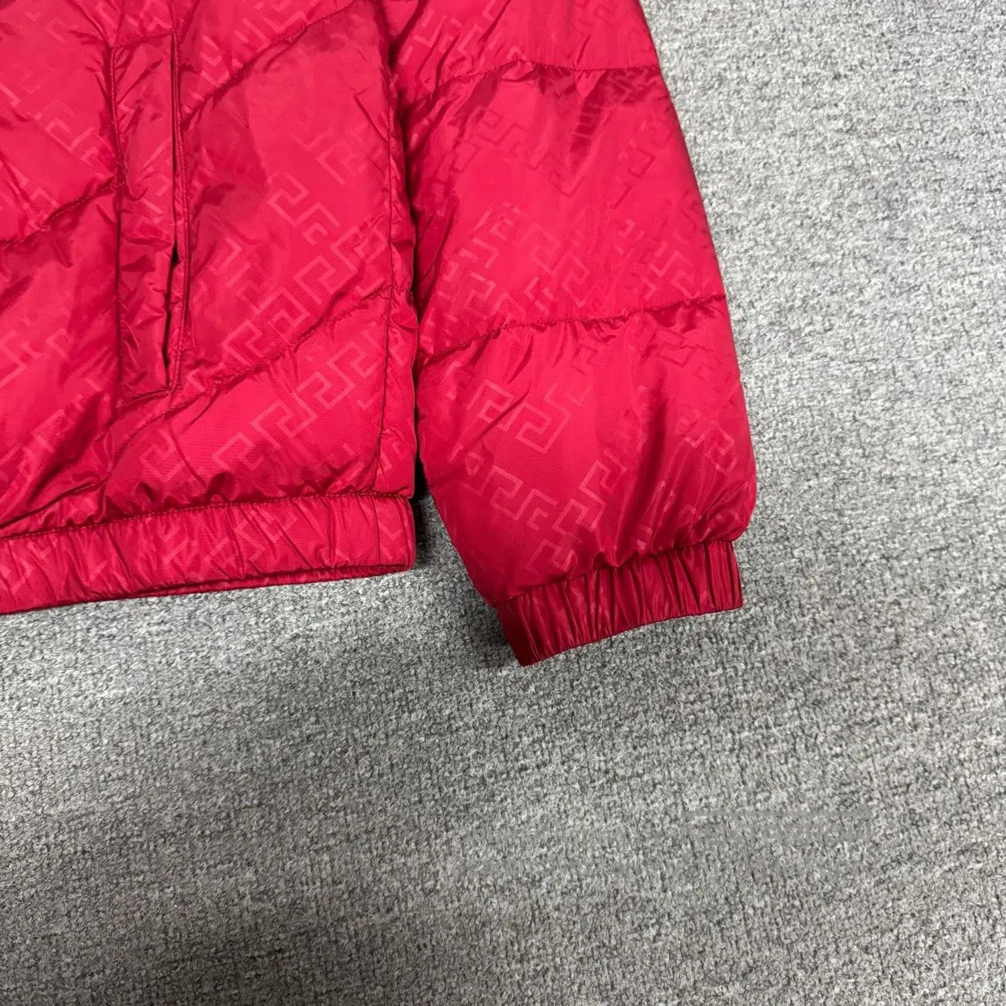 Versace Versace The full-print, detachable down jacket/outerwear| Size US L / EU 52-54 / 3 - 4 Thumbnail