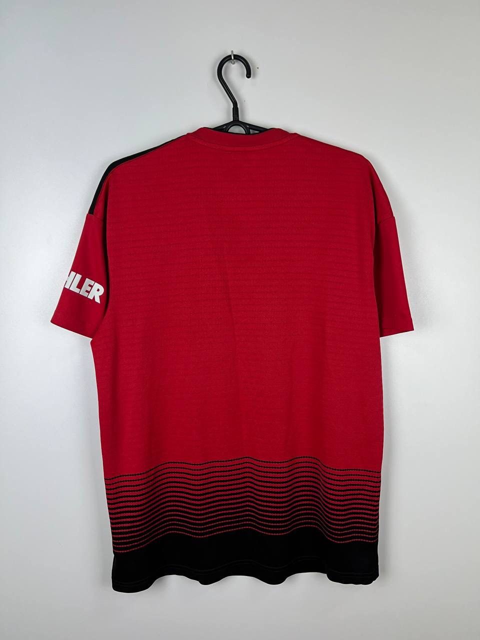 Vintage Manchester United Adidas 2018 jersey t-shirts size L Size US L / EU 52-54 / 3 - 3 Thumbnail