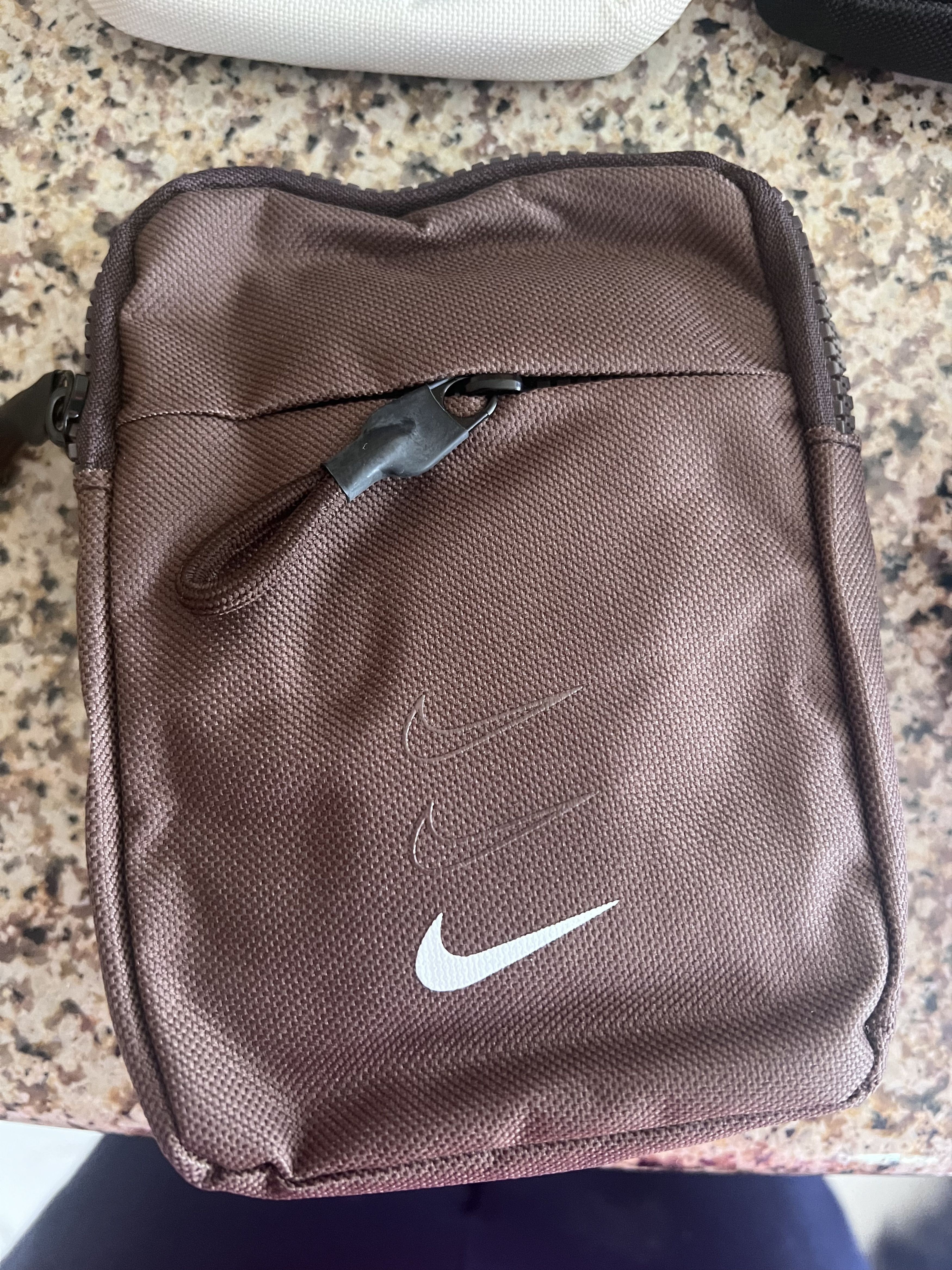 Nike Nike Crossbody Mocha with Tan/White Straps Size ONE SIZE - 1 Thumbnail