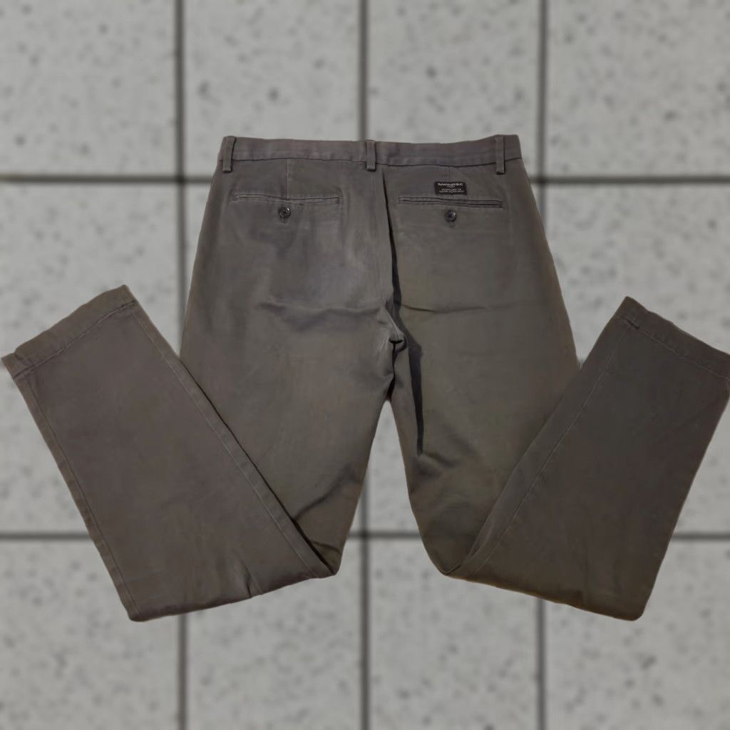 Banana Republic Mens Banana Republic Khaki Dress Pants 33x32 33x30 Gray Slack Chino Trouser Size US 33 - 1 Thumbnail