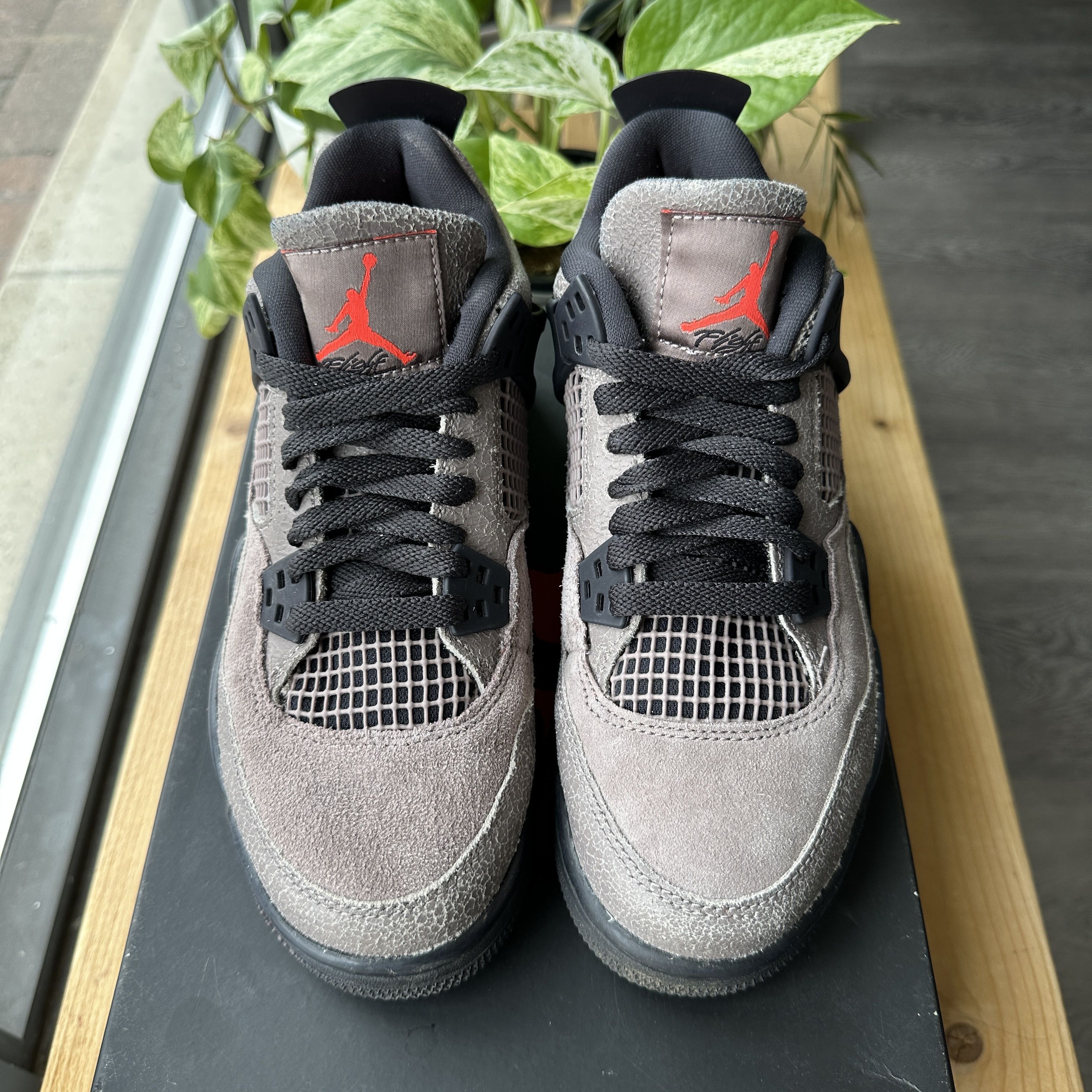 Jordan Brand Jordan 4 Retro Size US 5.5 / IT 35.5 - 2 Thumbnail