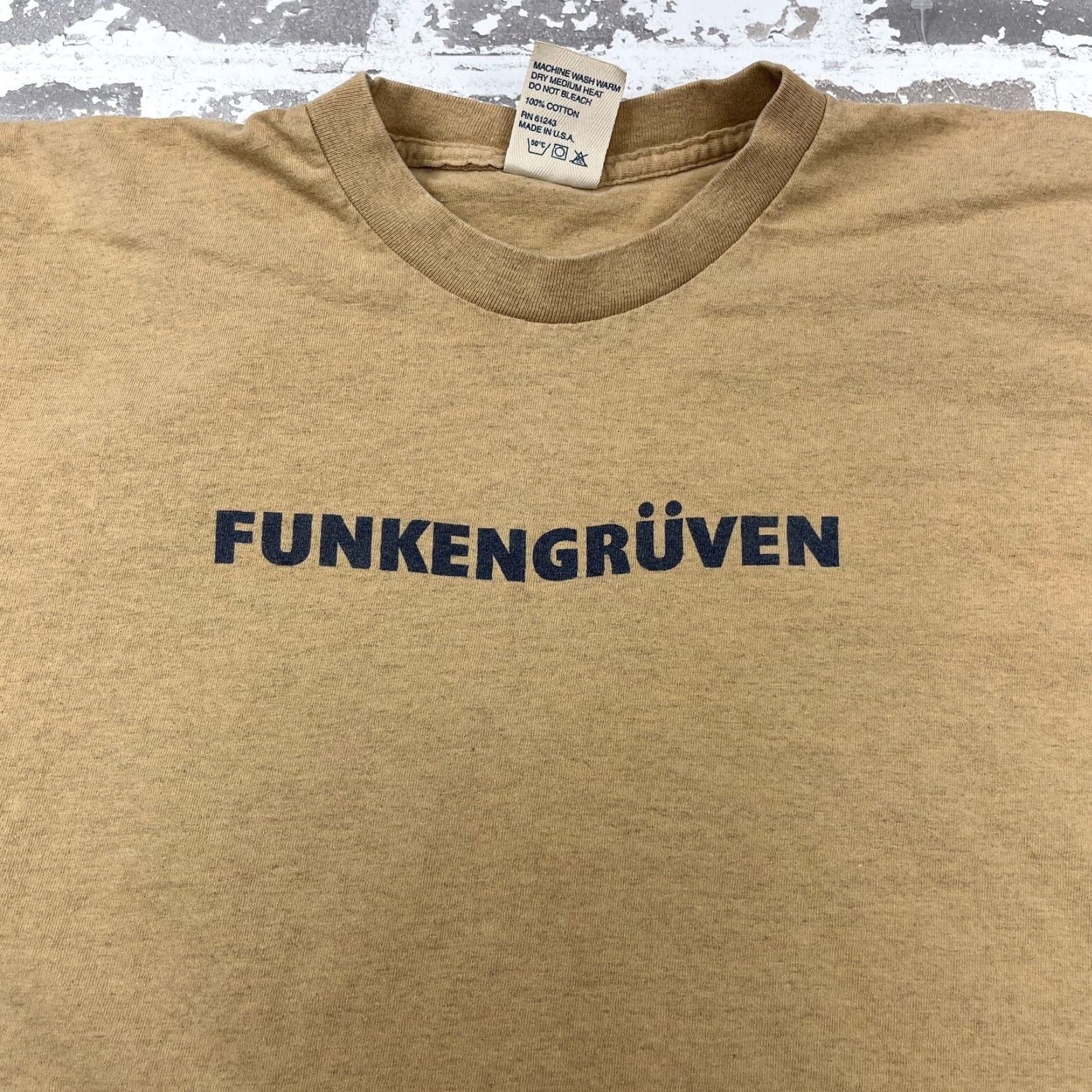 Vintage Vintage Grand Funk Railroad Men's Large Brown Cotton T-Shirt 90s Band Graphic Print Rock Retro Size US L / EU 52-54 / 3 - 4 Thumbnail