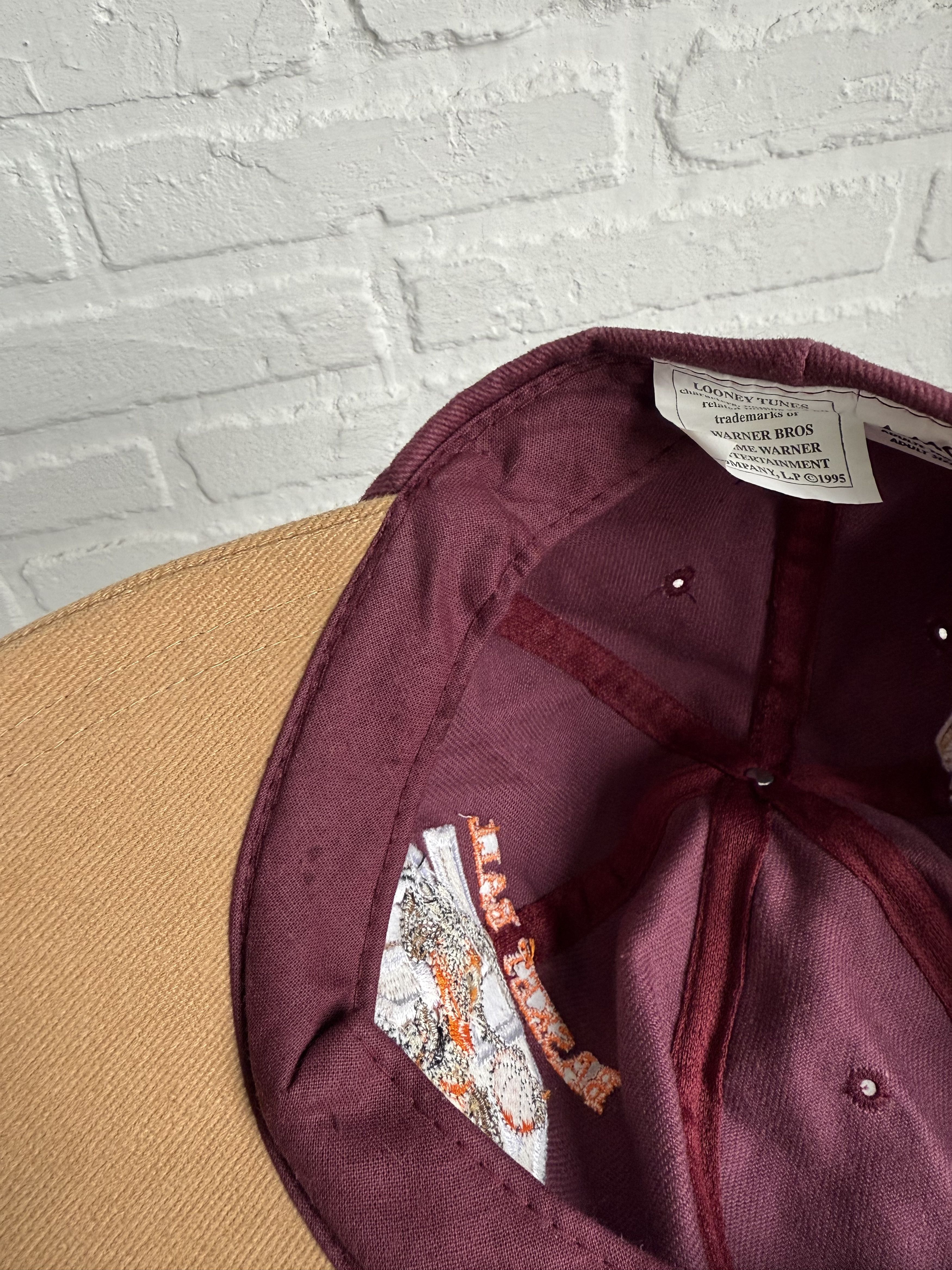 Cartoon Network × NBA × Vintage Vintage 1995 Looney Tunes Wile e coyote basketball cap Size ONE SIZE - 6 Thumbnail