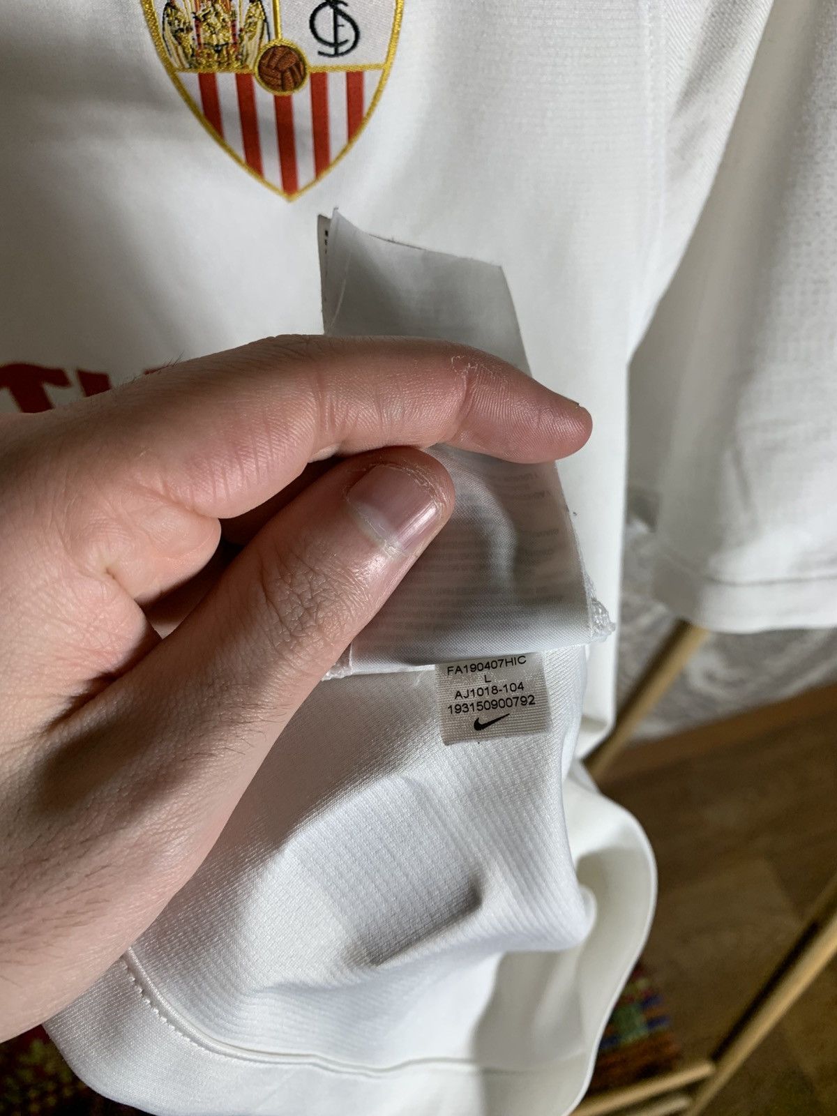 Nike VINTAGE NIKE FC SEVILLA SPAIN SOCCER JERSEY RETRO Y2K 90s Size US L / EU 52-54 / 3 - 6 Thumbnail